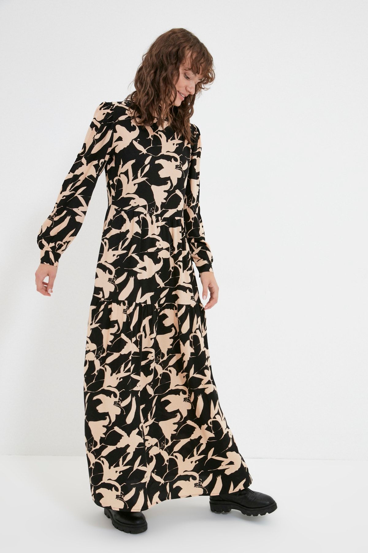 Trendyol Modest Siyah Bisiklet Yaka Çiçek Desenli Elbise TCTAW22EB0206