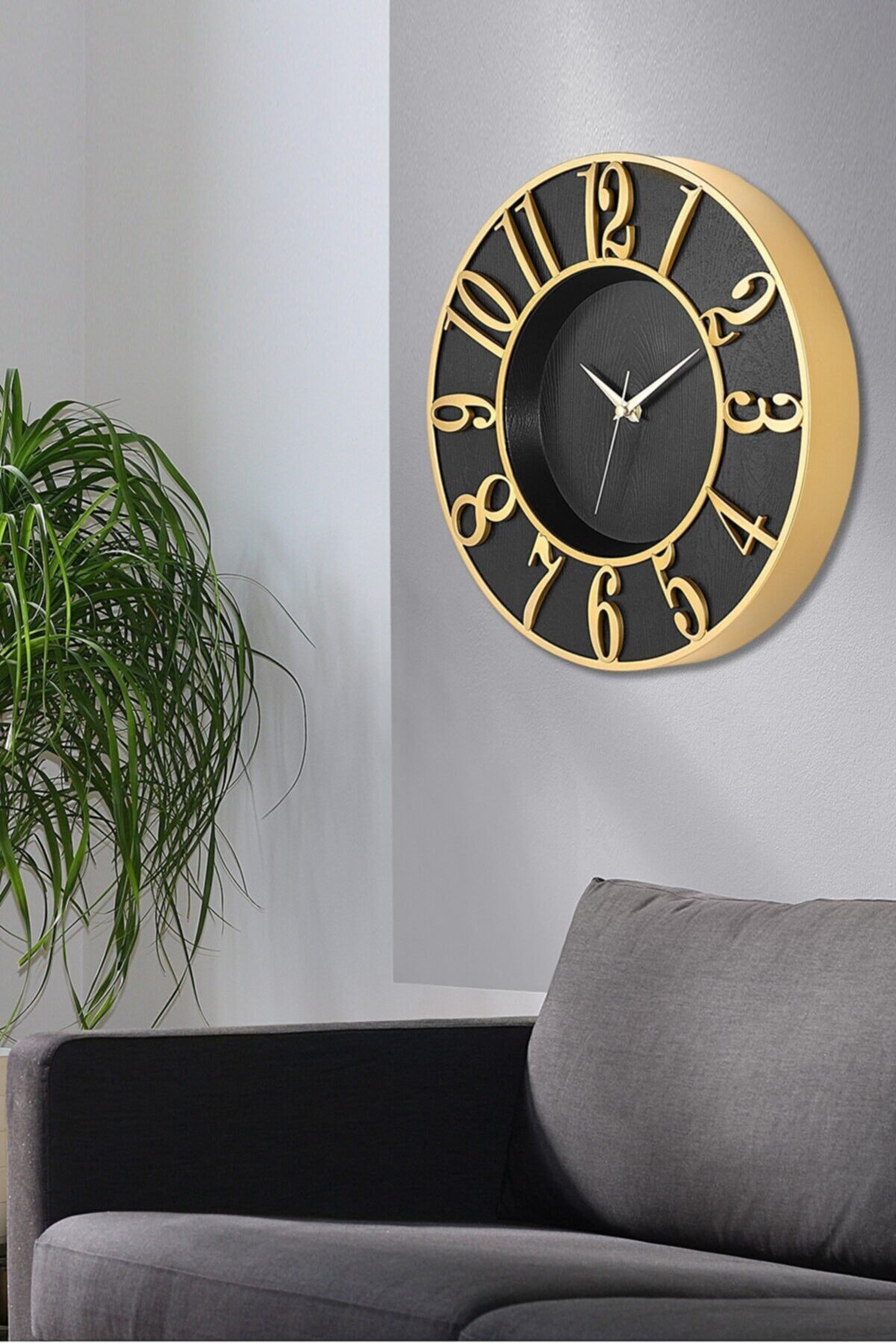 Vip&House Siyah-gold Plastik Kasa Sessiz Mekanizmalı Kabartma Rakamlı 32x32cm Duvar