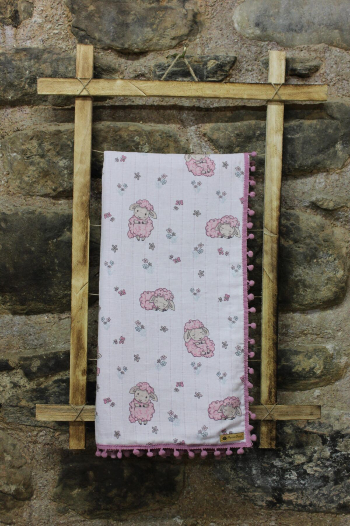 Mercan Design Pembe Kuzu Desenli, Çift Taraflı, Ponponlu Pike