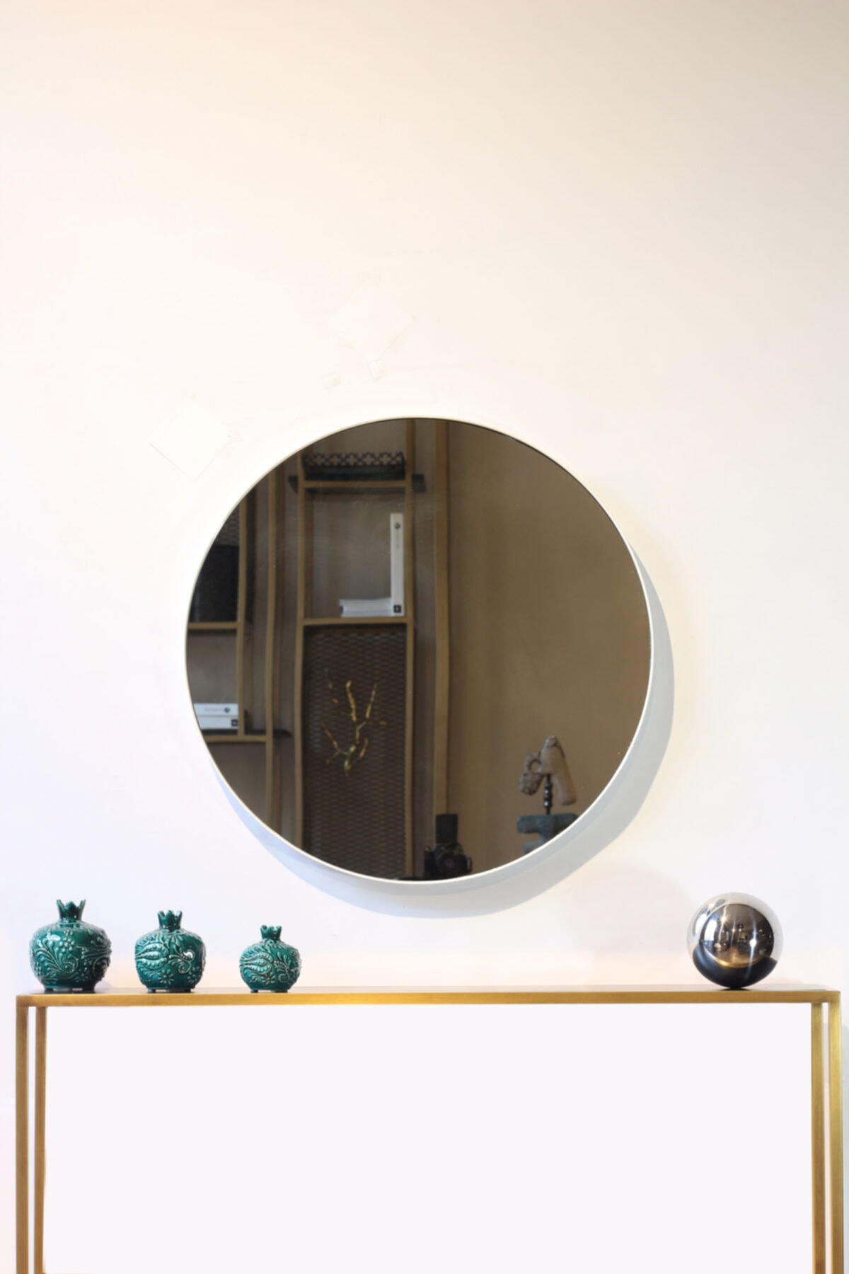 Munima Beyaz Metal Çerçeveli  Yuvarlak  Duvar Aynası 60 cm