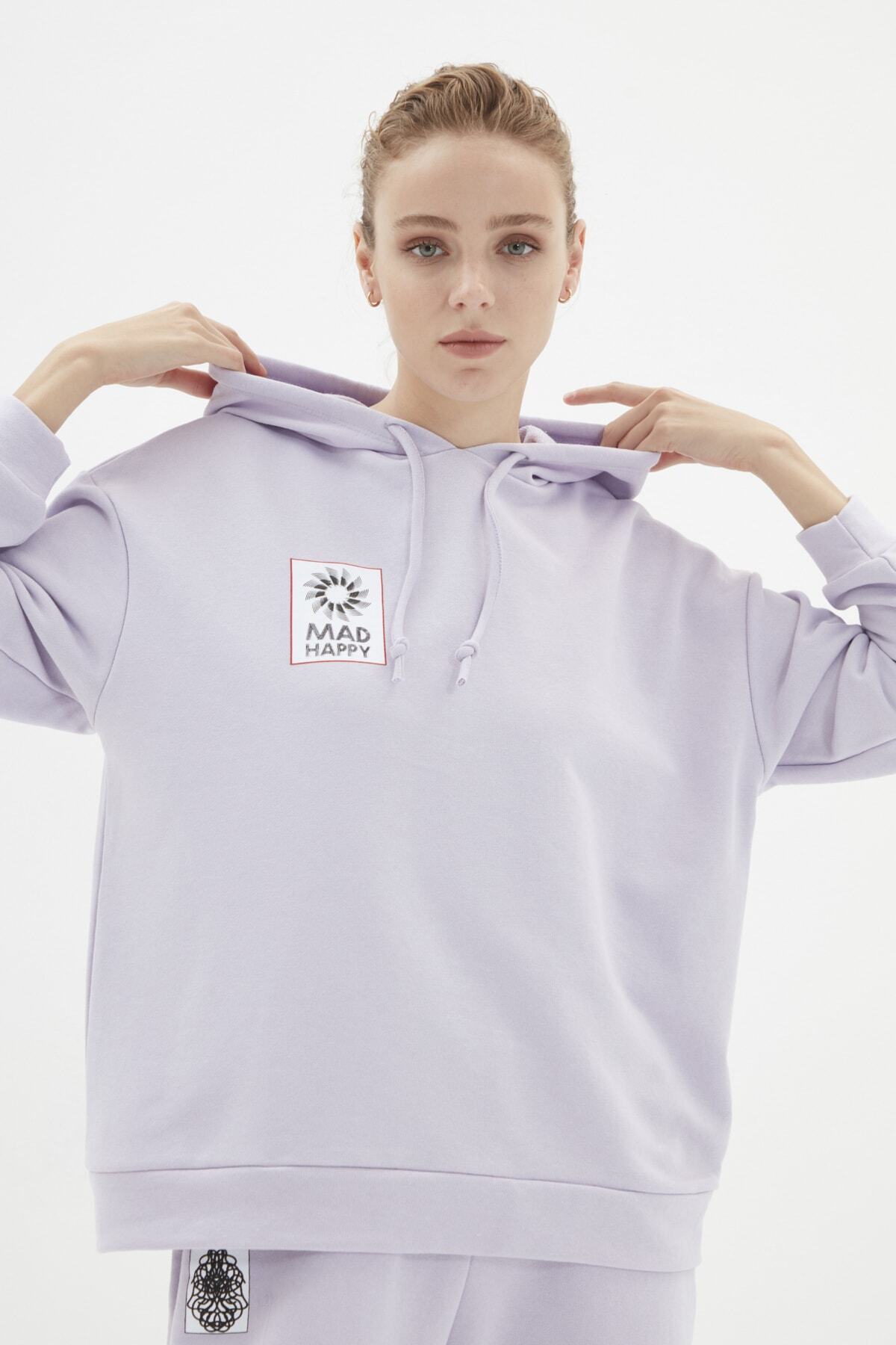 TRENDYOLMİLLA Lila Baskılı Basic Kapüşonlu İnce Örme Sweatshirt TWOAW22SW2092