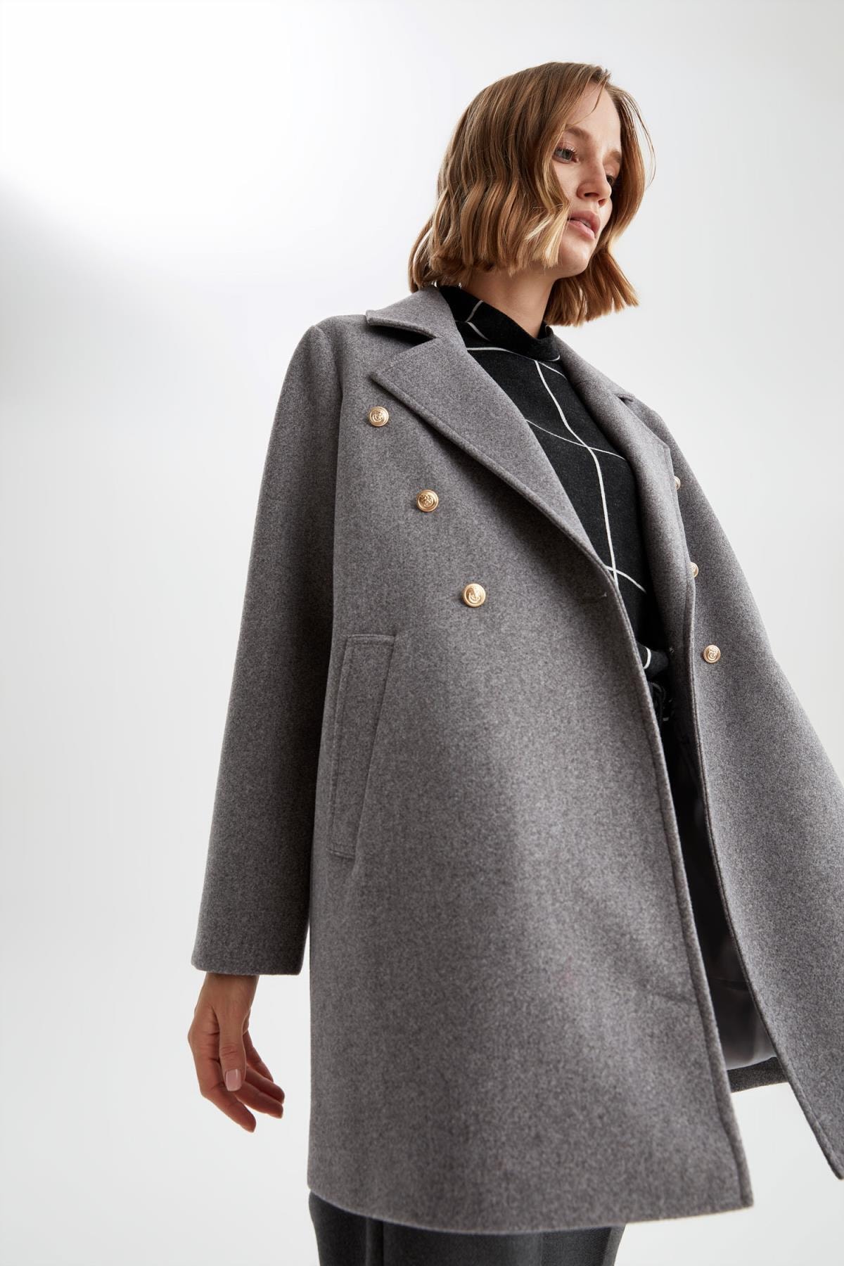 DeFacto Gold Düğme Detaylı Kısa Kaşe Kaban