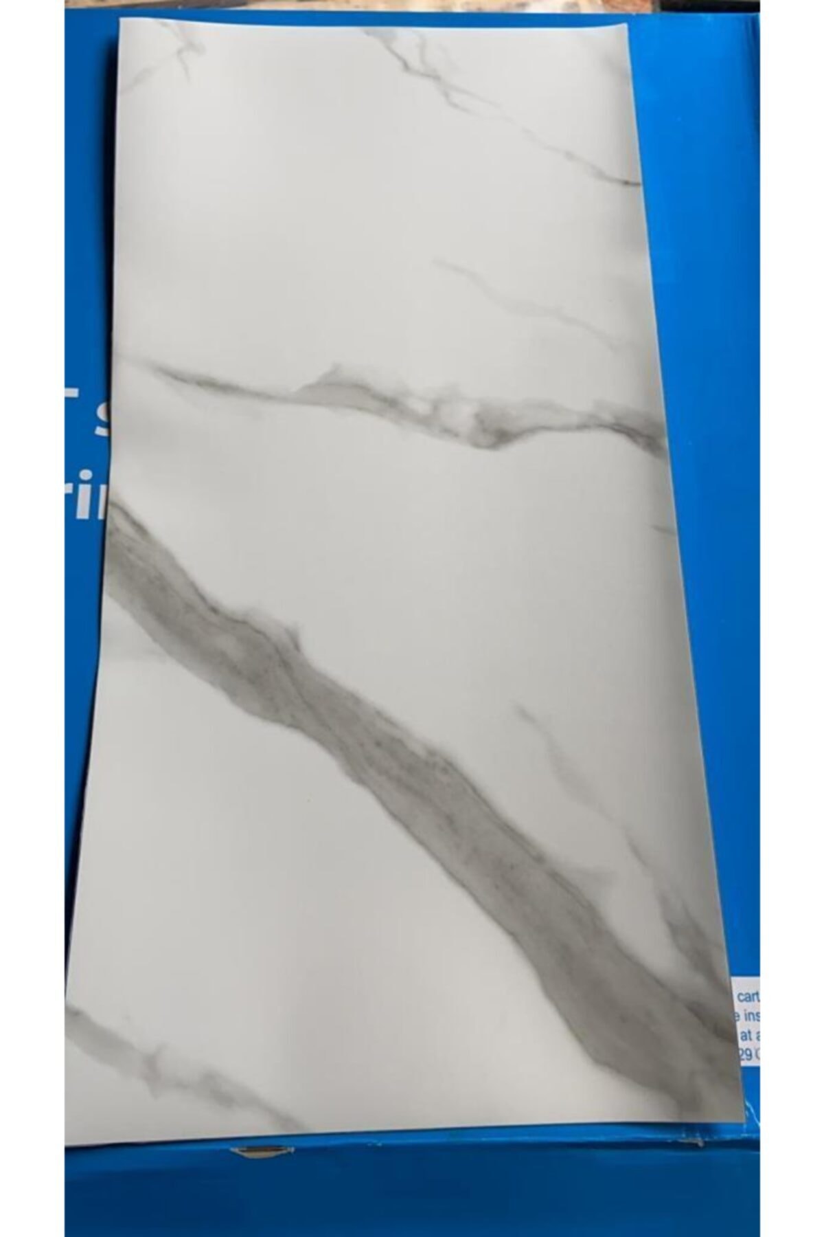 Renkli Duvarlar 60-30 Cm Beyaz Mermer Desen Yapışkanlı Yer Duvar Döşeme Panel