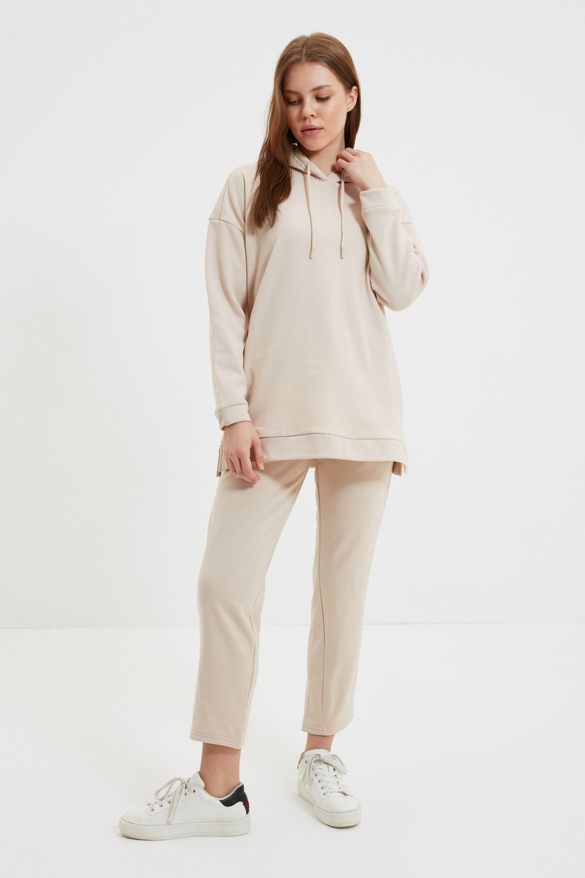 Trendyol Modest Bej Basic Kapüşonlu Örme Eşofman Takımı TCTAW22EN0014