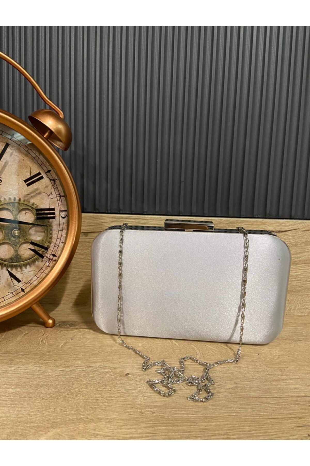 Satürn Boutique & Accessory Gümüş Saten, Omuz Kullanımı Için Zincir Aksessuarlı Abiye Clutch Portföy Çanta