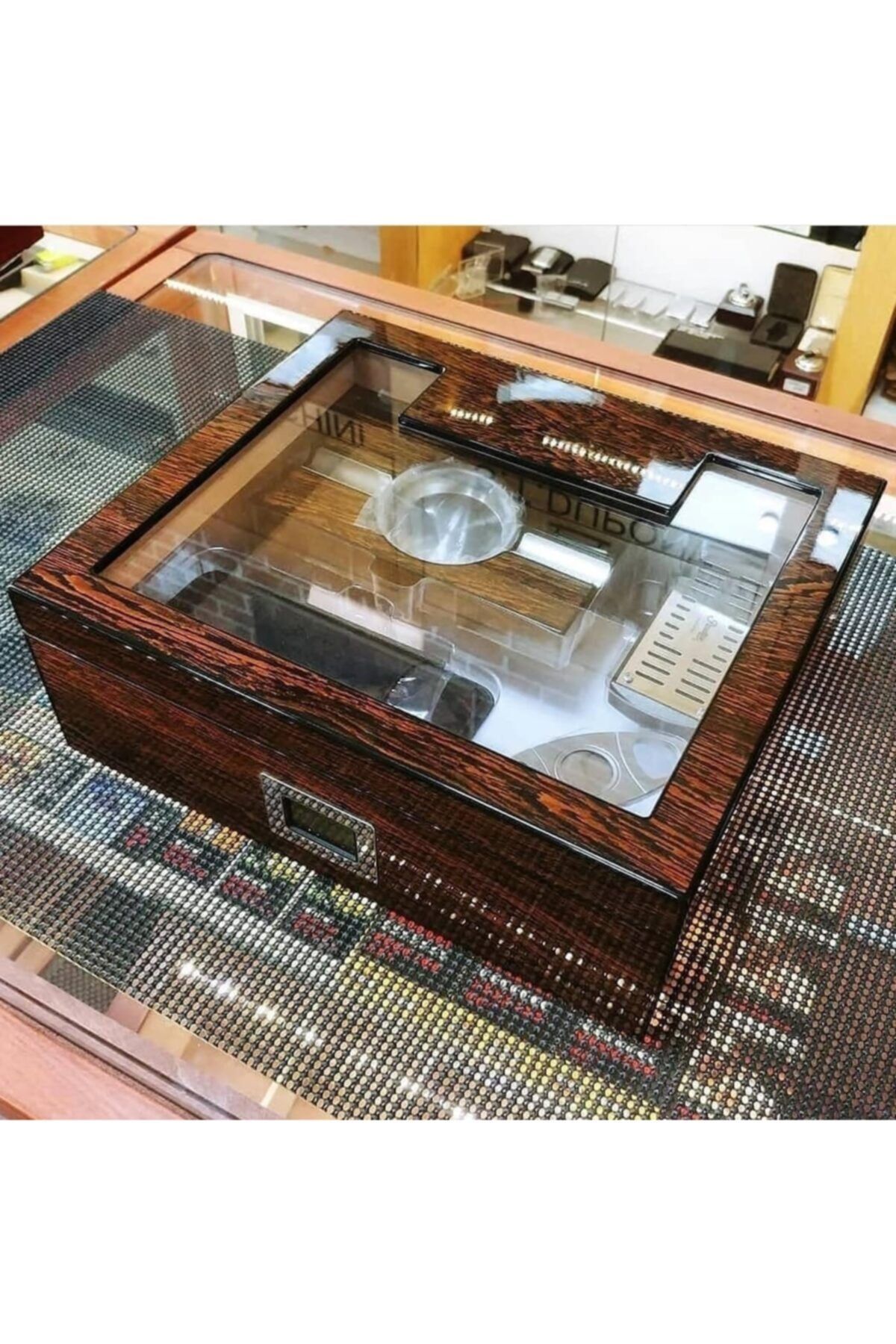 Hauser Ahşap Kaplama Kahverengi Humidor Set