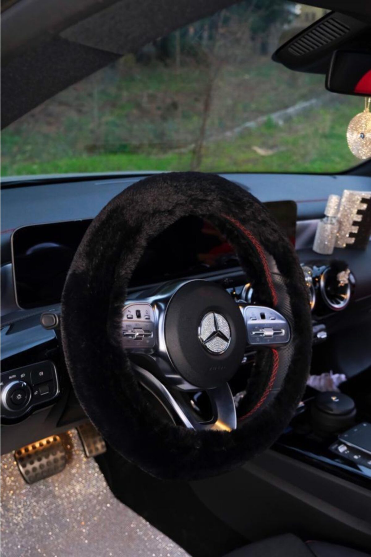Blingston Yumuşak Tüylü Peluş Direksiyon Kılıfı 38cm Siyah