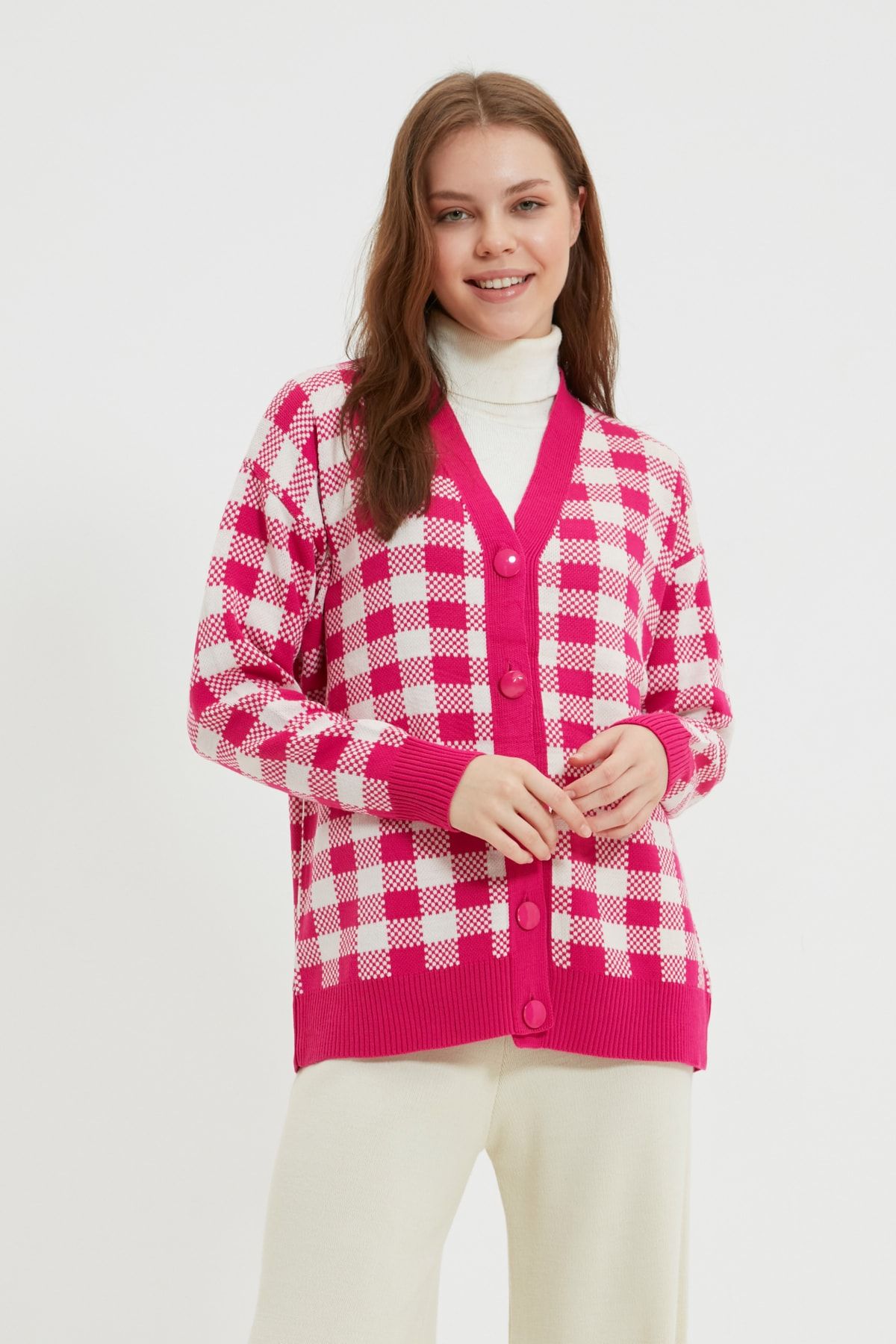 Trendyol Modest Fuşya V Yaka Ekose Desenli Triko Hırka TCTAW22TH0158