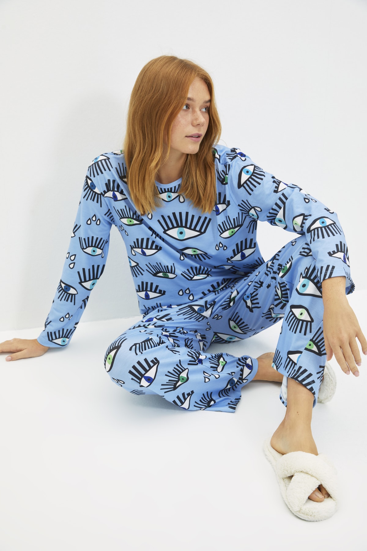 TRENDYOLMİLLA Mavi Göz Baskılı Örme Pijama Takımı THMAW22PT1339