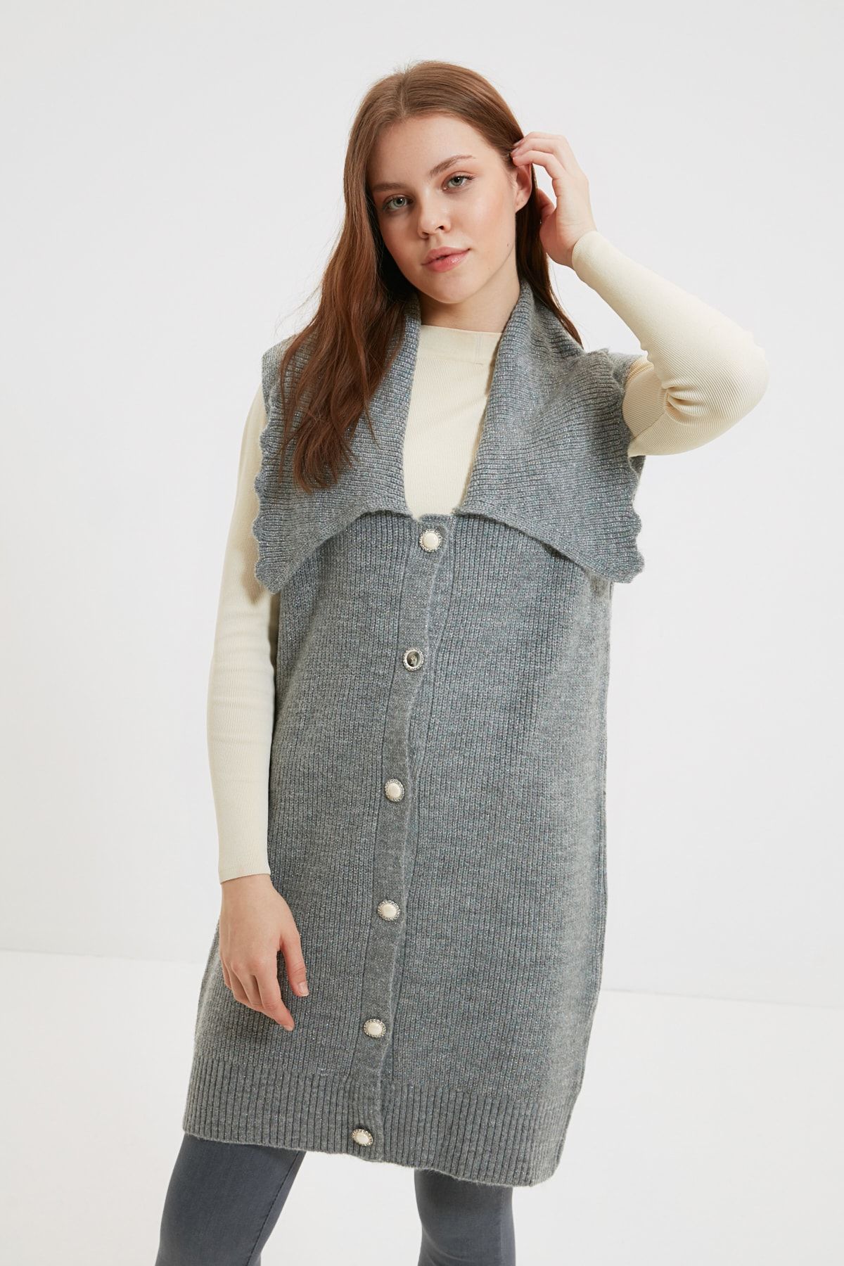 Trendyol Modest Gri Düğmeli Uzun Triko Süveter TCTAW22UV0056