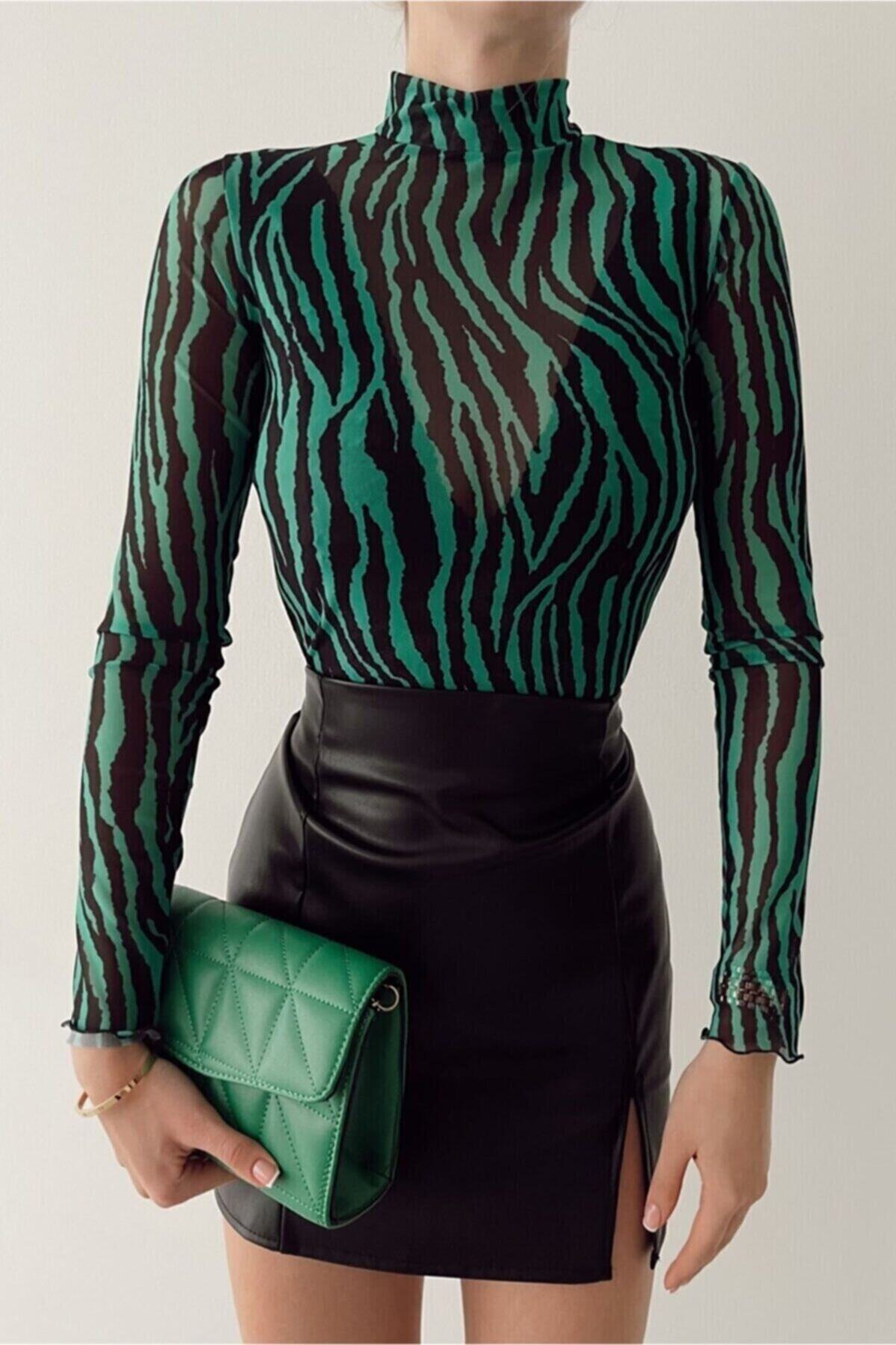 BE CHİC Yeşil Siyah Zebra Desenli Yarım Balıkçı Yaka Crop Tül Bluz