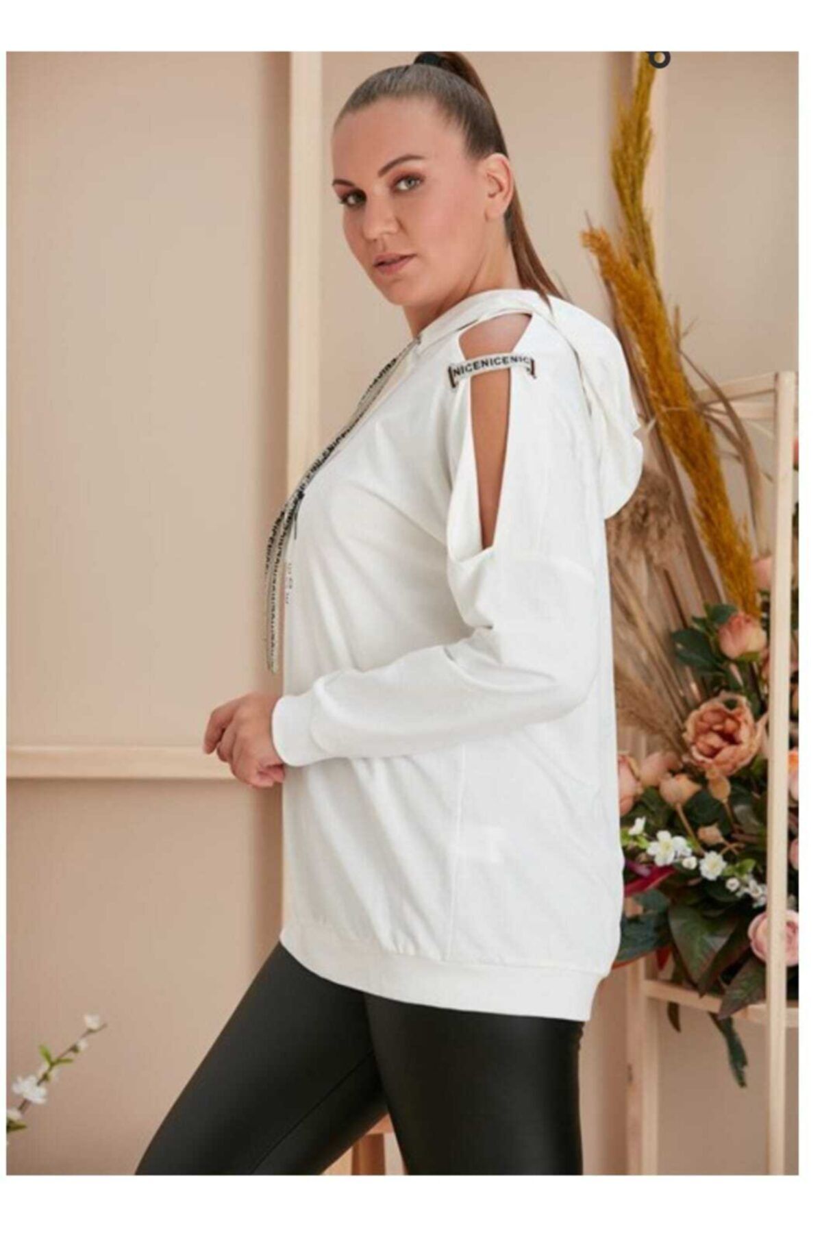 RMG Baskılı Omuz Detaylı Büyük Beden Beyaz Sweatshirt