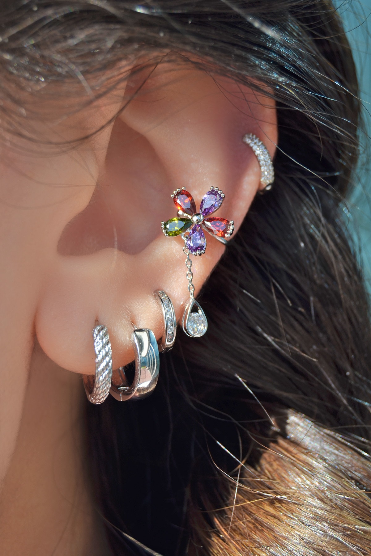 Sacce Scarves&Accessories Kadın Renkli Çiçek Sıkıştırmalı Kıkırdak Küpe