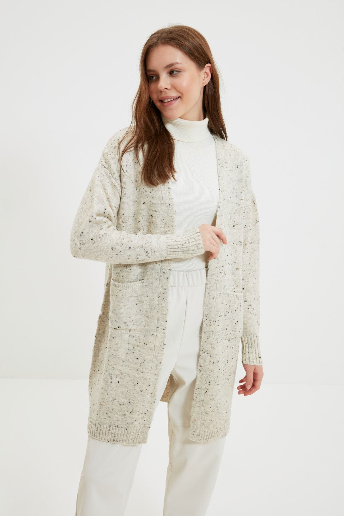 Trendyol Modest Bej V Yaka Cepli Uzun Triko Hırka TCTAW22TH0157