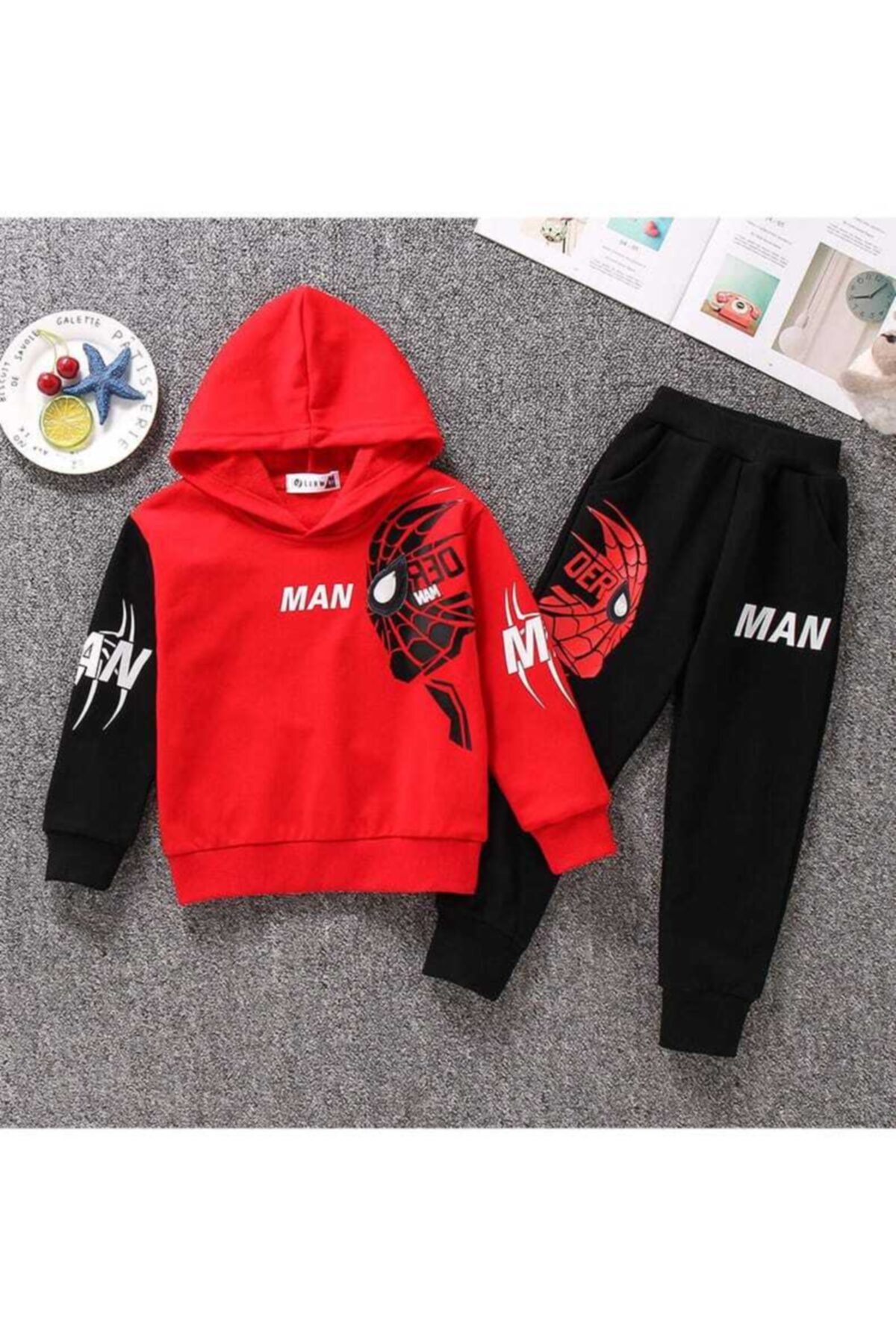 Örümcek Adam Erkek Çocuk Desen Kırmızı Renk Alt Üst 2'li Kapüşonlu Eşofman Takımı Yeni Sezon