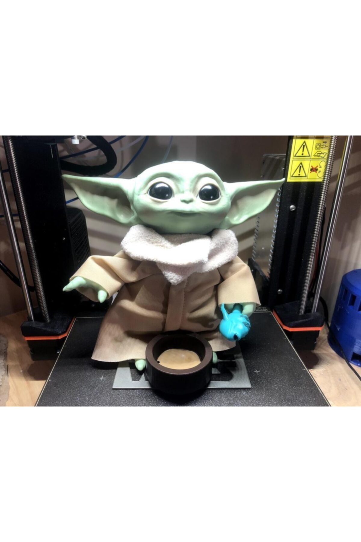 SudoCheap Star Wars Bebek Yoda Plush Oyuncak Standı Plastik Aparat