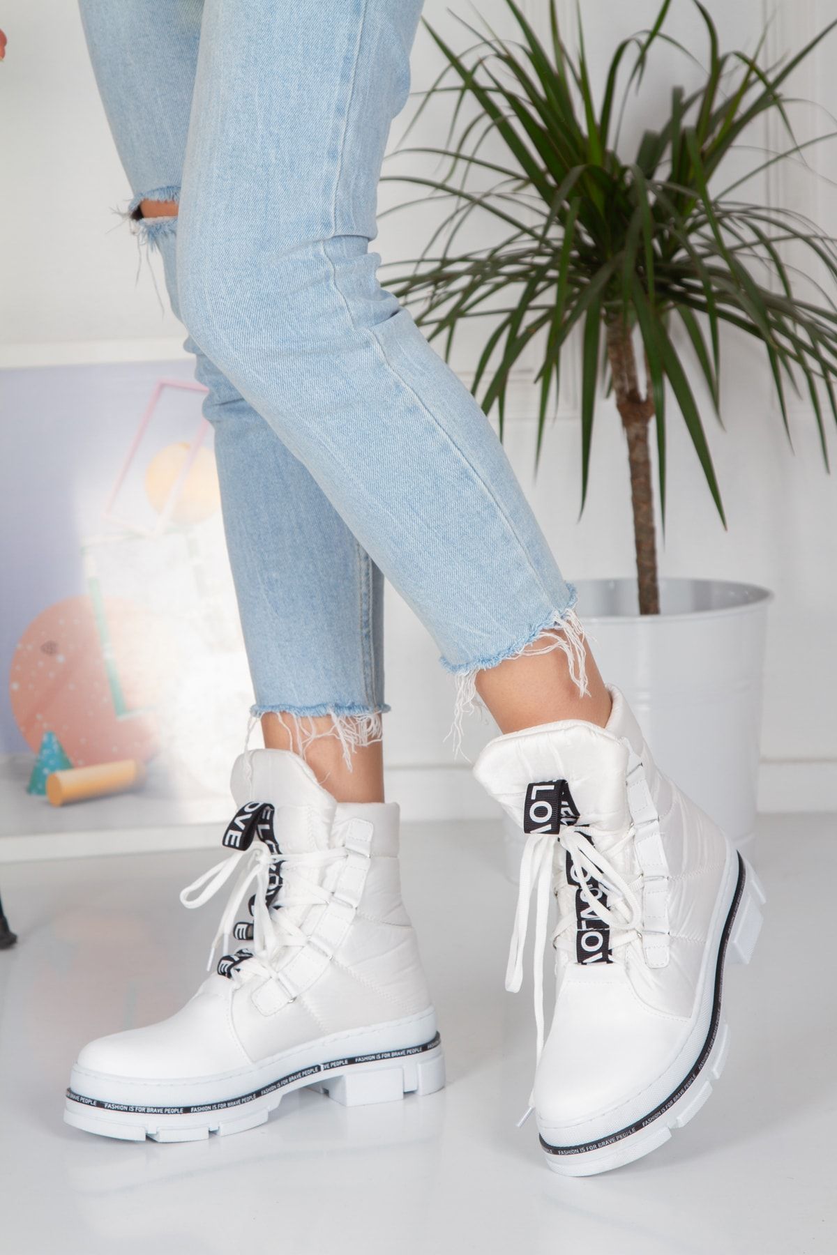 MNShoes Kadın Beyaz Paraşüt Kumaş Kalın Taban Şık Kar Botu