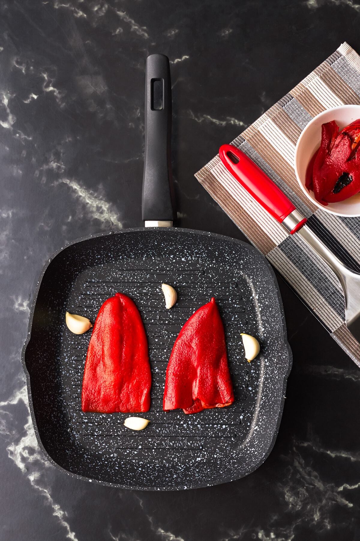 Karaca Dark Stone Bio Granit Grill Tava 28 Cm