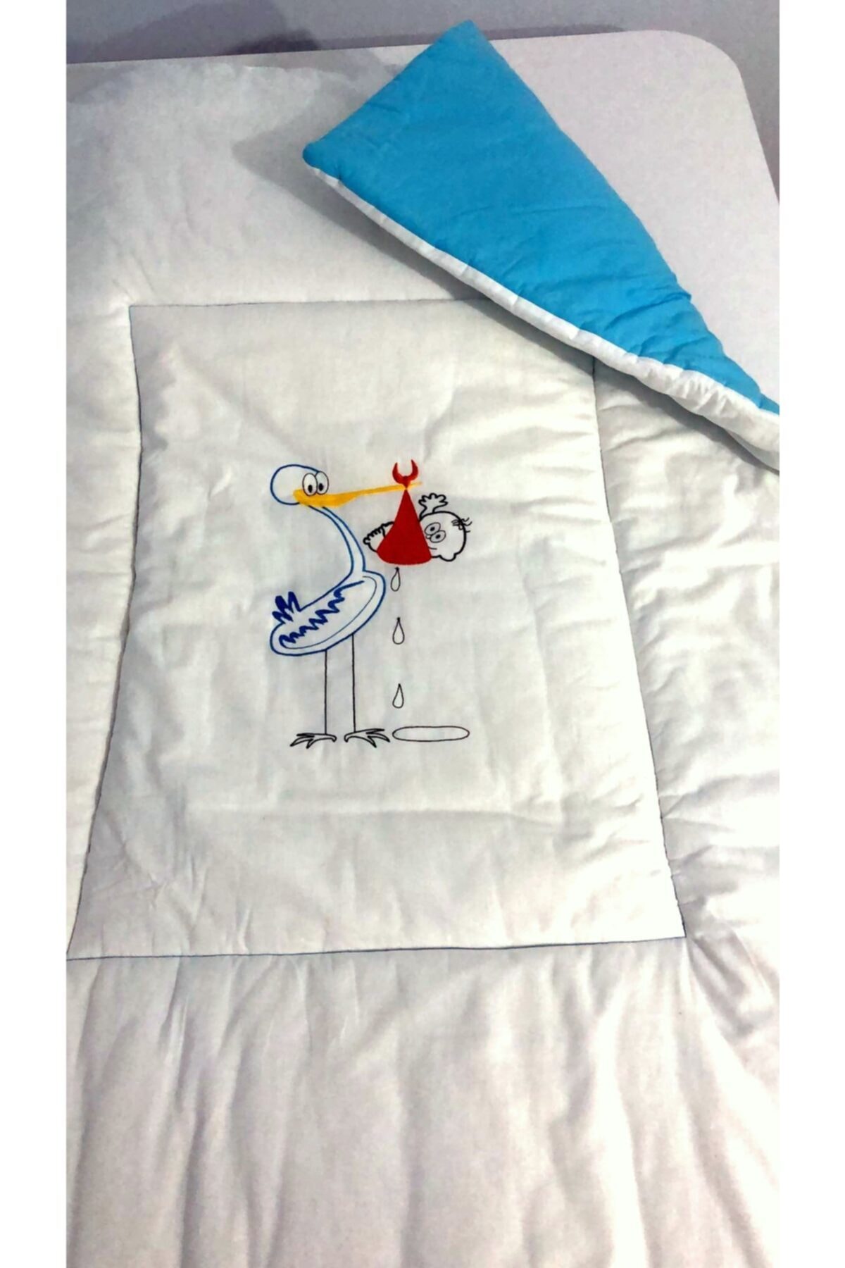 PRIAPOS Home %100 Cotton 1. Sınıf 87 Tel Kumaş, Leylek Nakışlı Bebek Yorganı