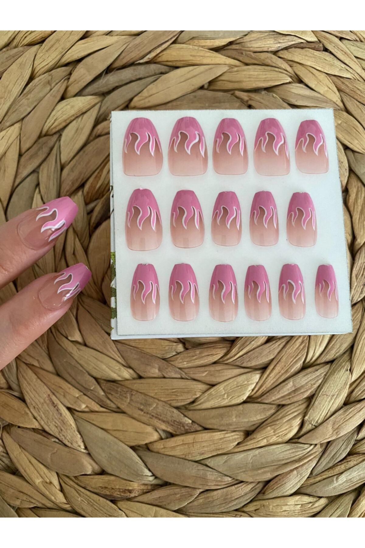 SYBELLE KOZMETİK 24 Pembe Ateş Desenli Takma Tırnak