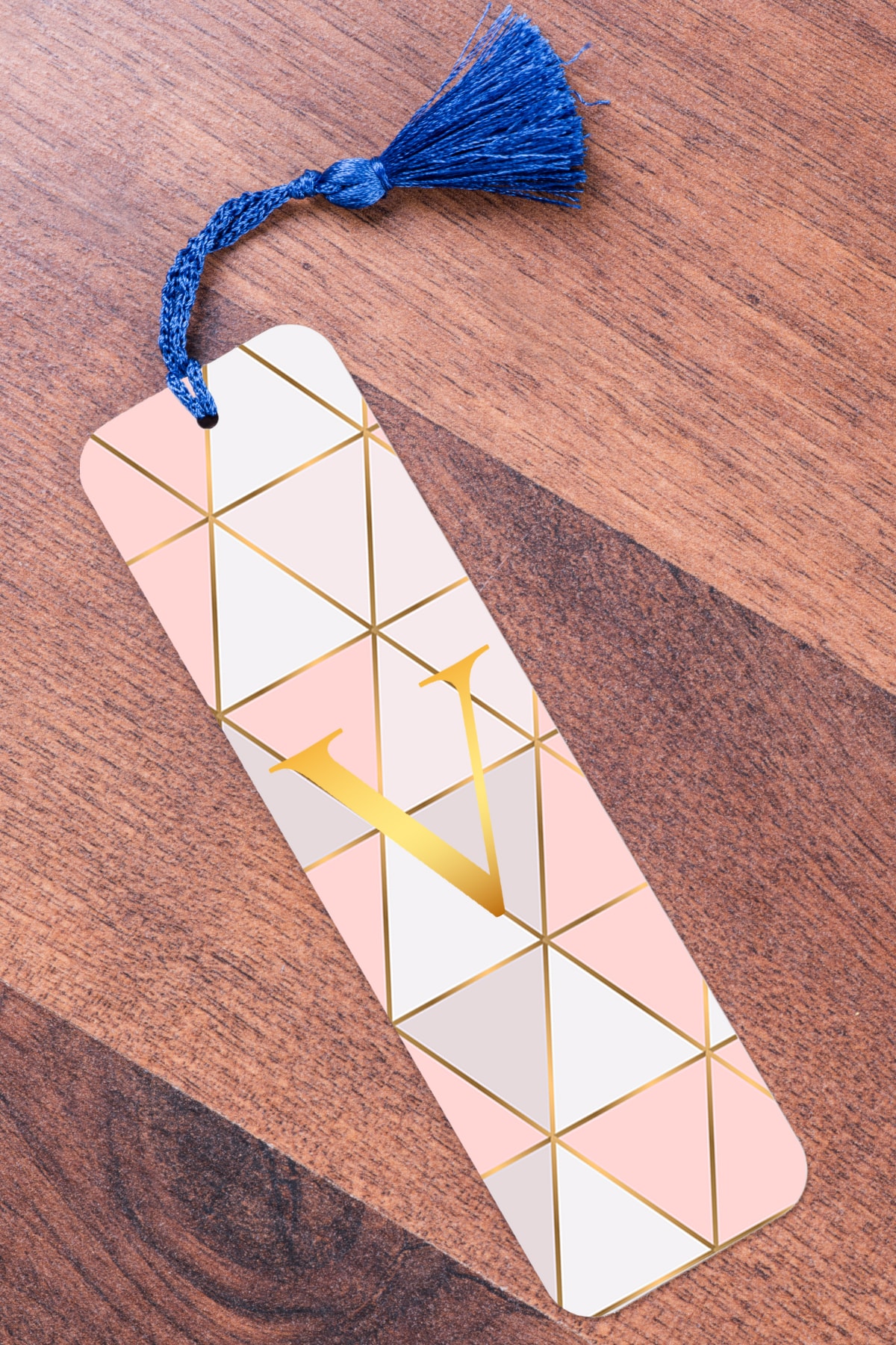 Procity V Harfi Baklava Desenli Metal Kitap Ayracı