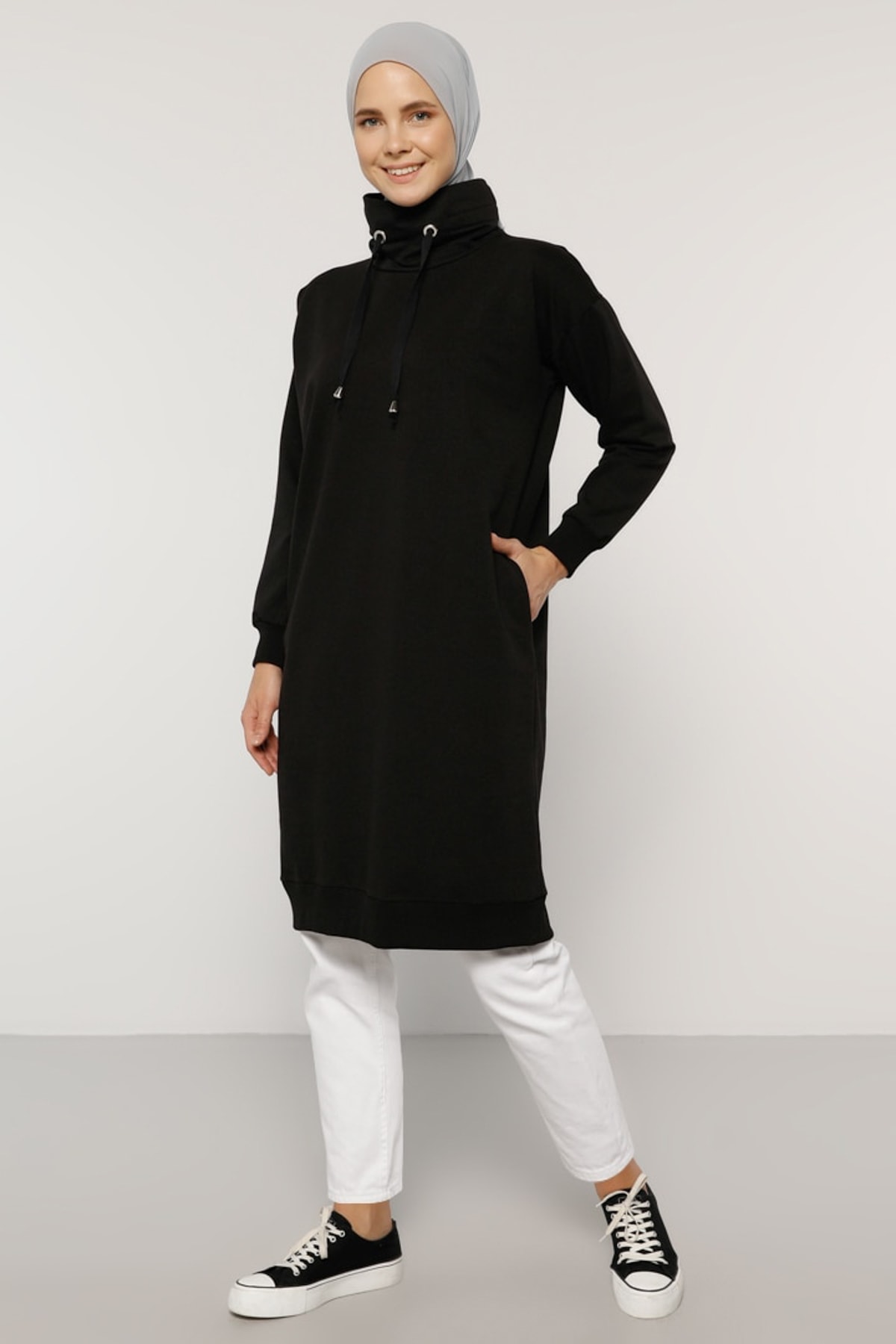 Everyday Basic Boğazlı Yaka Cepli Sweatshirt - Siyah -