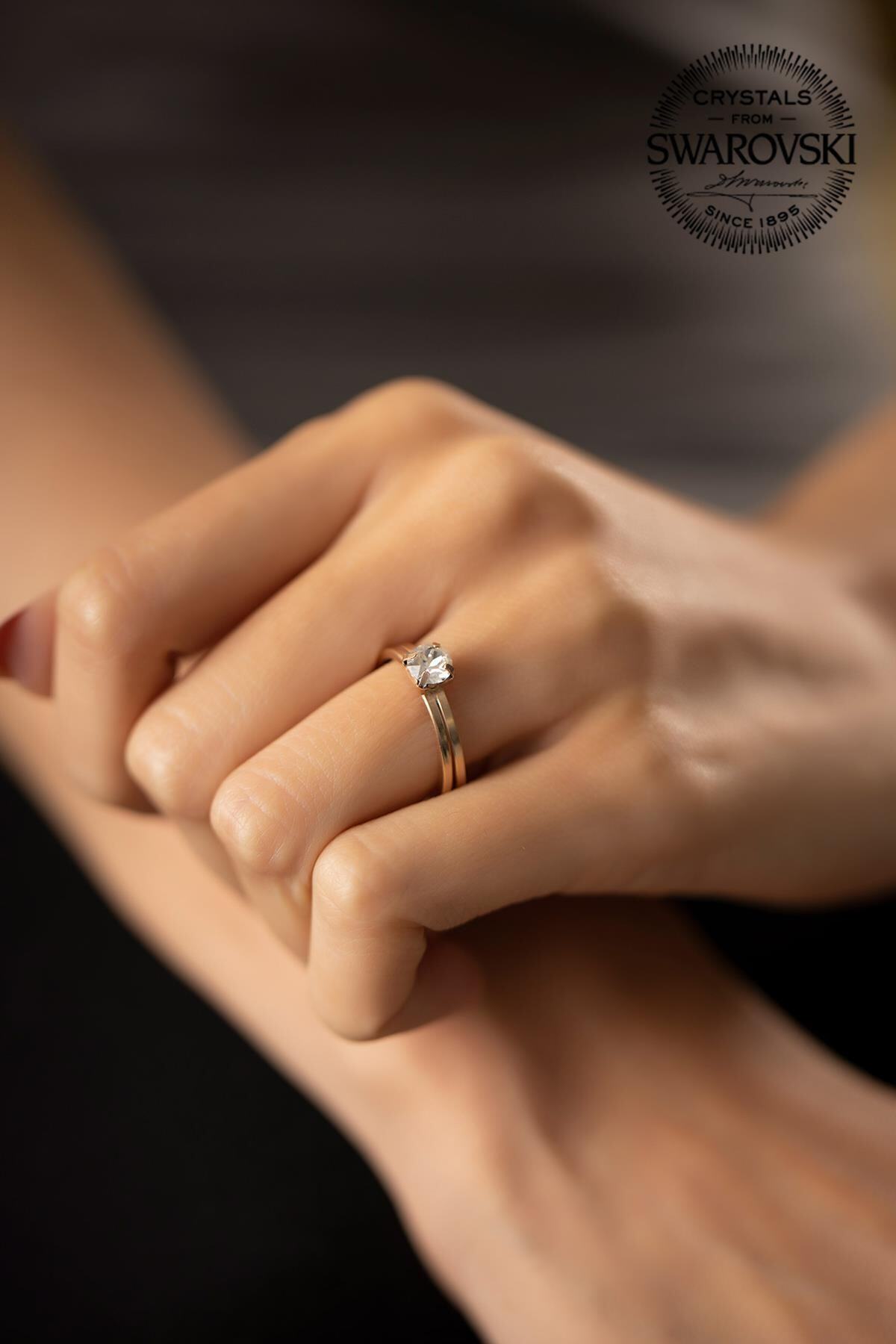 Ninova Silver Kadın Swarovski Taşlı Tektaş Model Altın Kaplama Gümüş Yüzük PKT-SBS0821