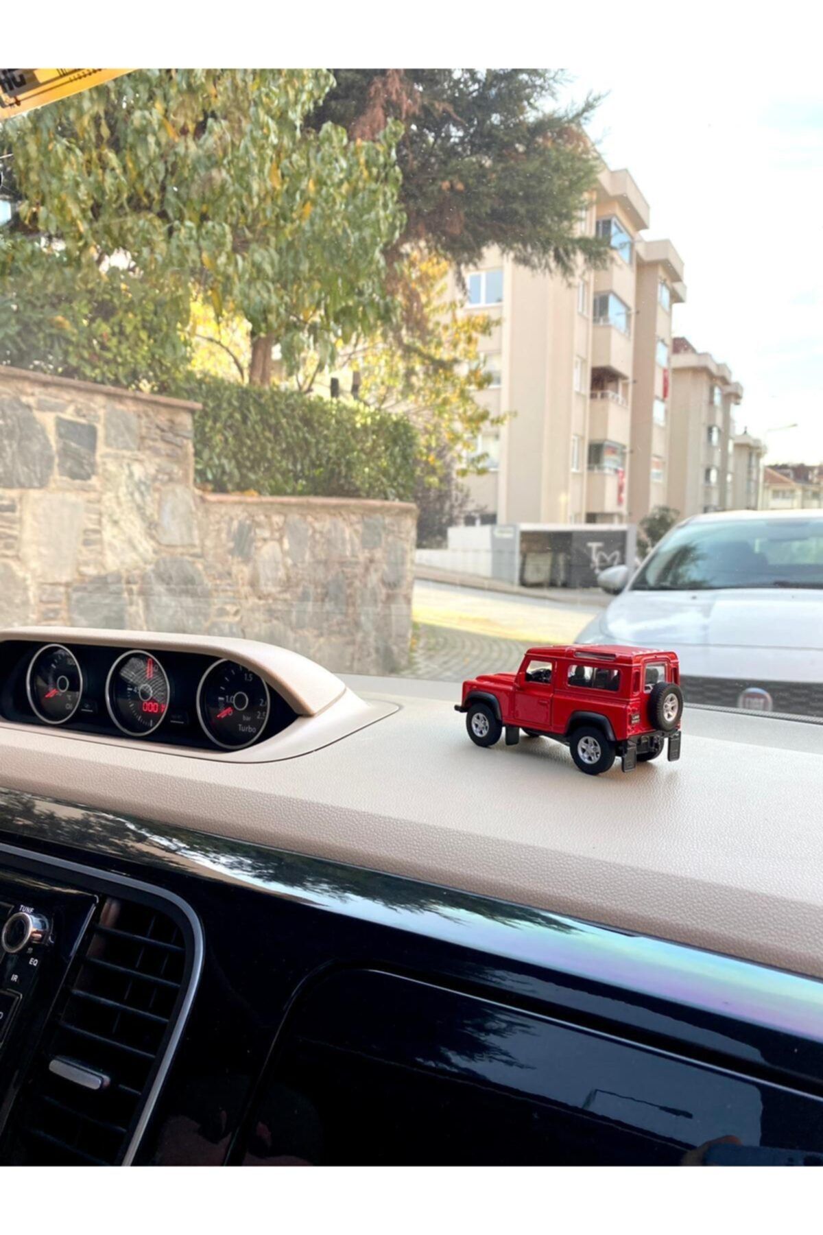 WELLY Otomobil Torpido Süsü Torpido Aksesuarı Kırmızı Land Rover Defender Oto Koku Hediyeli