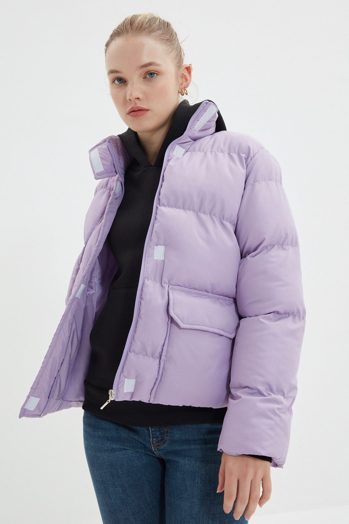 TRENDYOLMİLLA Lila Oversize Dik Yaka Fermuar Kapamalı Şişme Mont TWOAW22MO0272