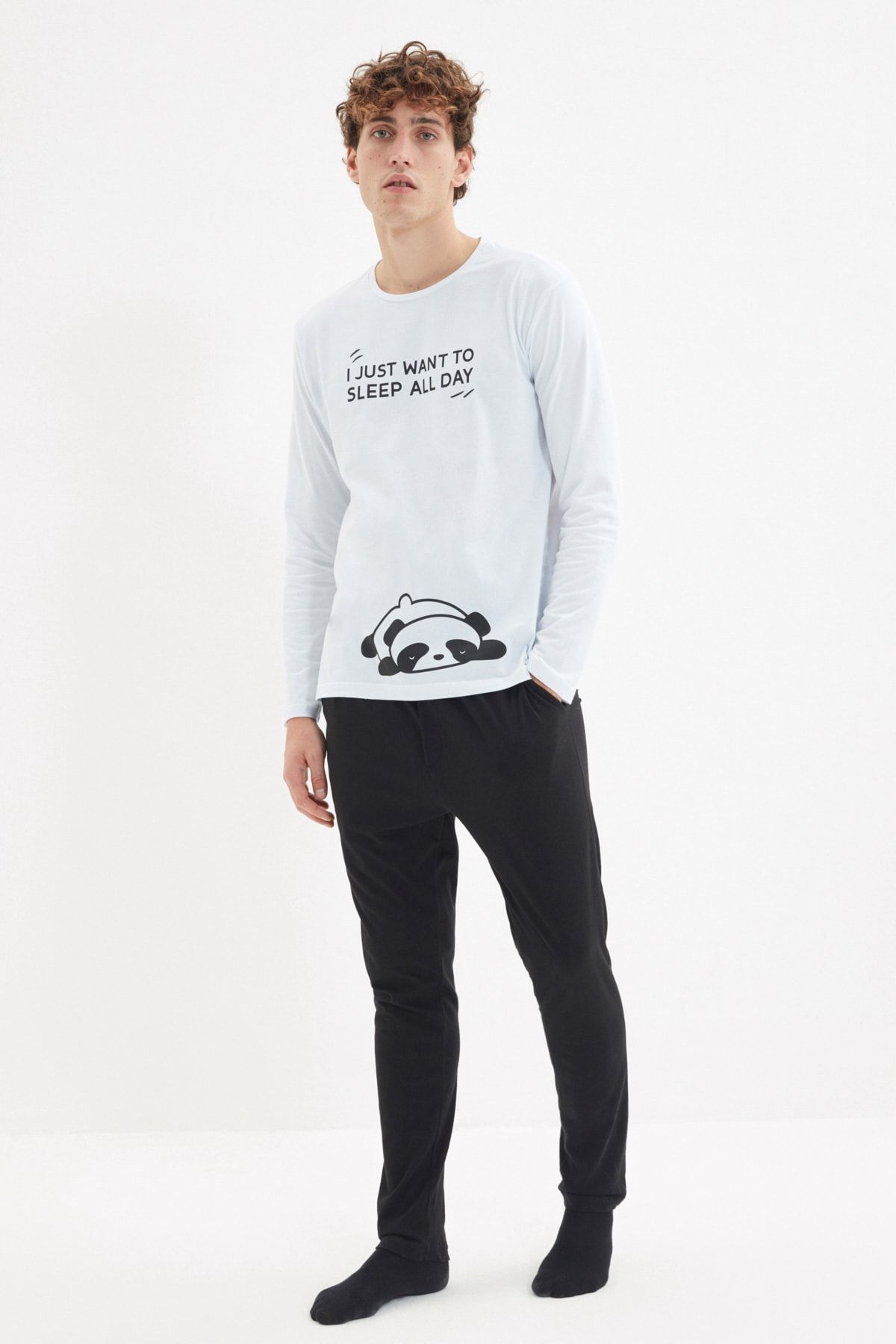 TRENDYOL MAN Siyah-Beyaz Erkek Regular Fit Baskılı Pijama Takımı TMNAW22PT1319