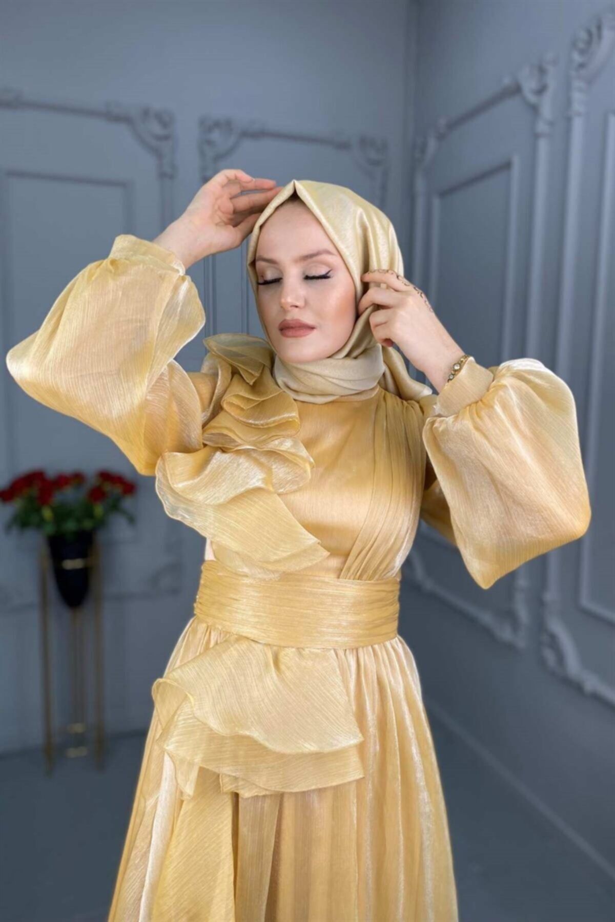 Hülya Keser Sultan Abiye KAdın Altın