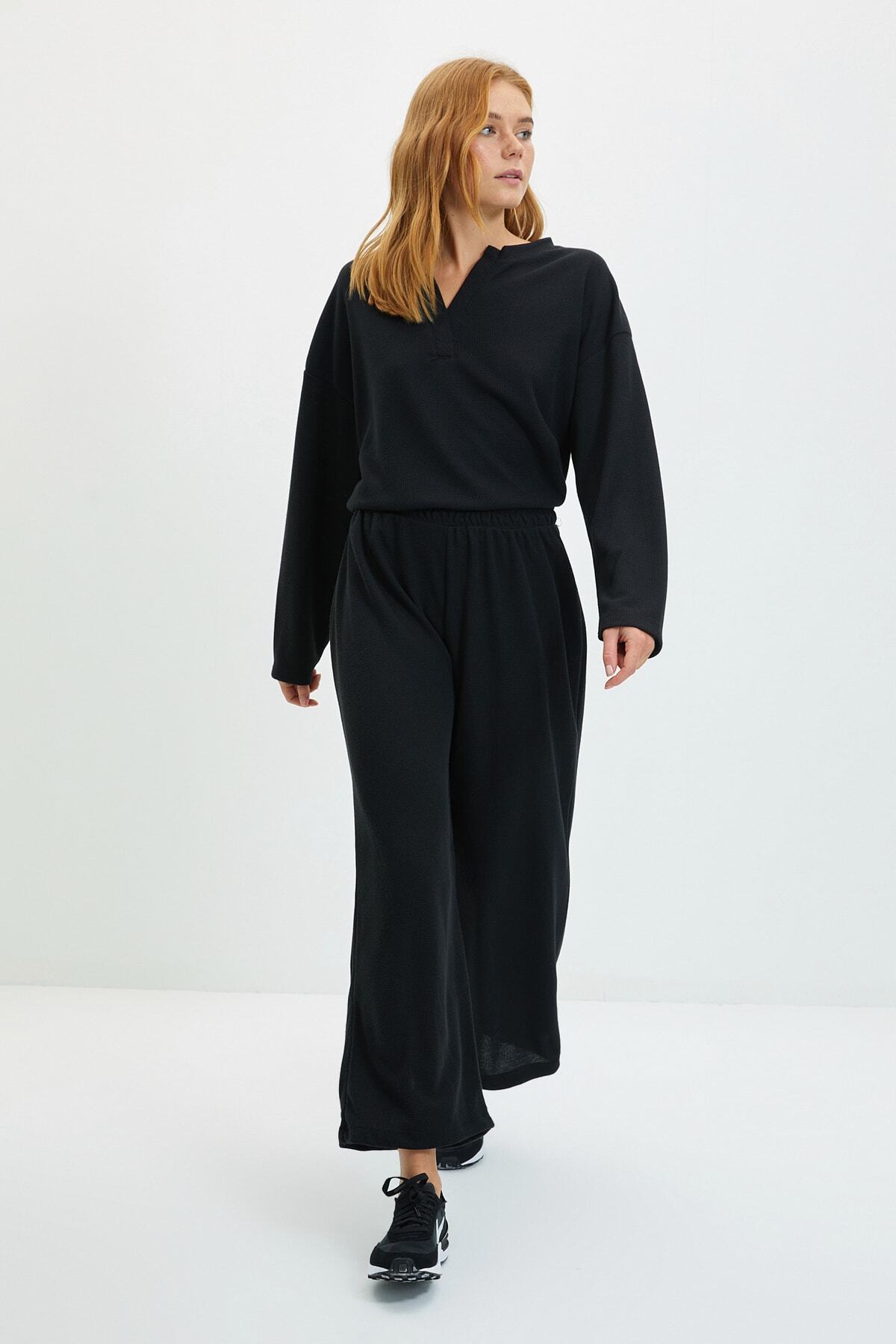 TRENDYOLMİLLA Siyah Culotte İnce Örme Eşofman Altı TWOAW22EA0285