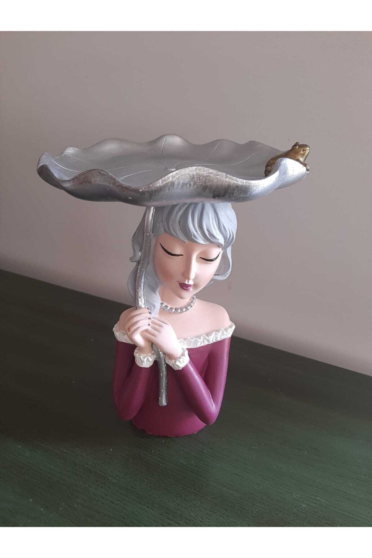 umrngnldesign Yapraklı Kız Dekoratif Biblo