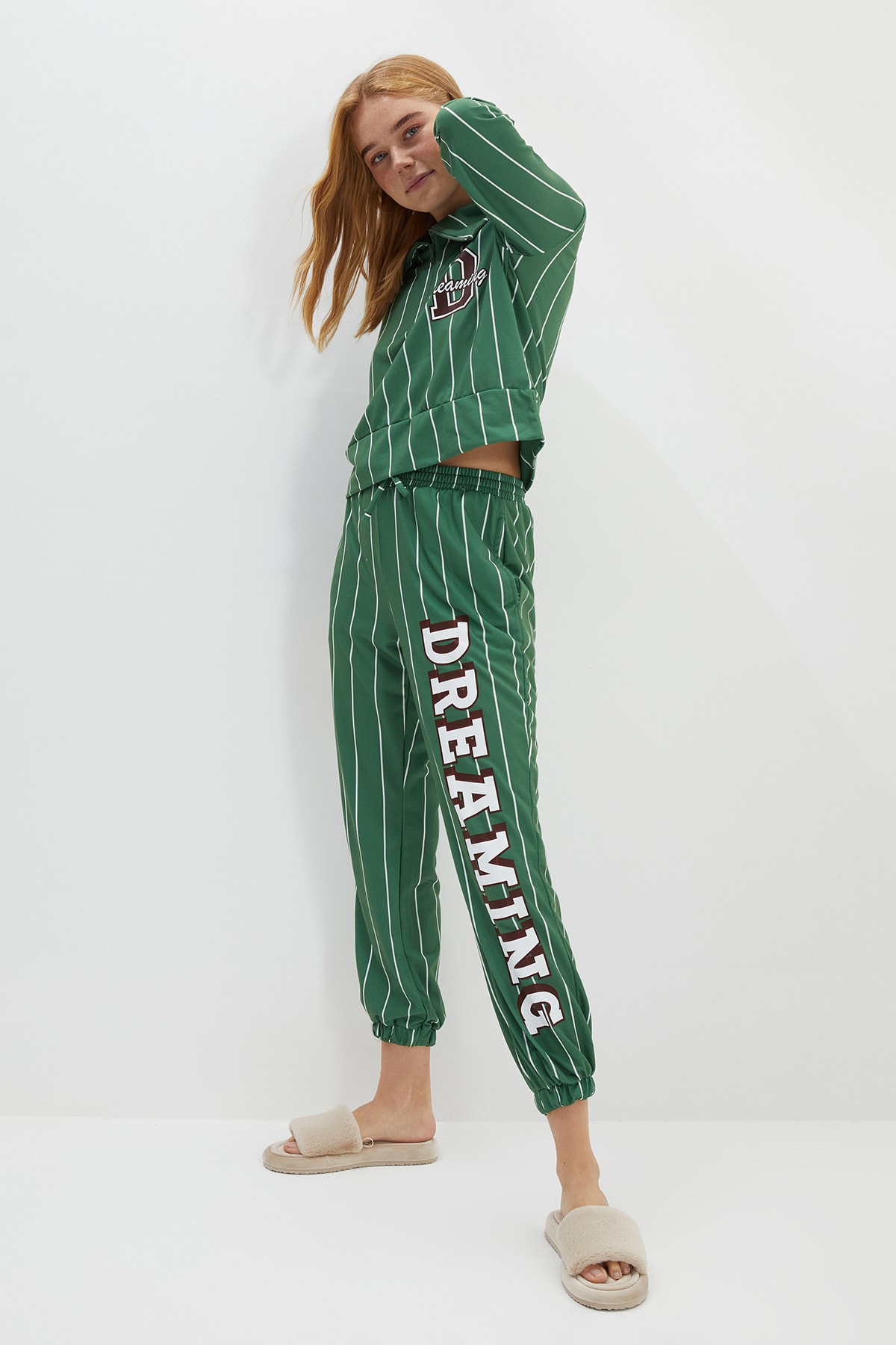 TRENDYOLMİLLA Haki Baskılı Örme Pijama Takımı THMAW22PT0750