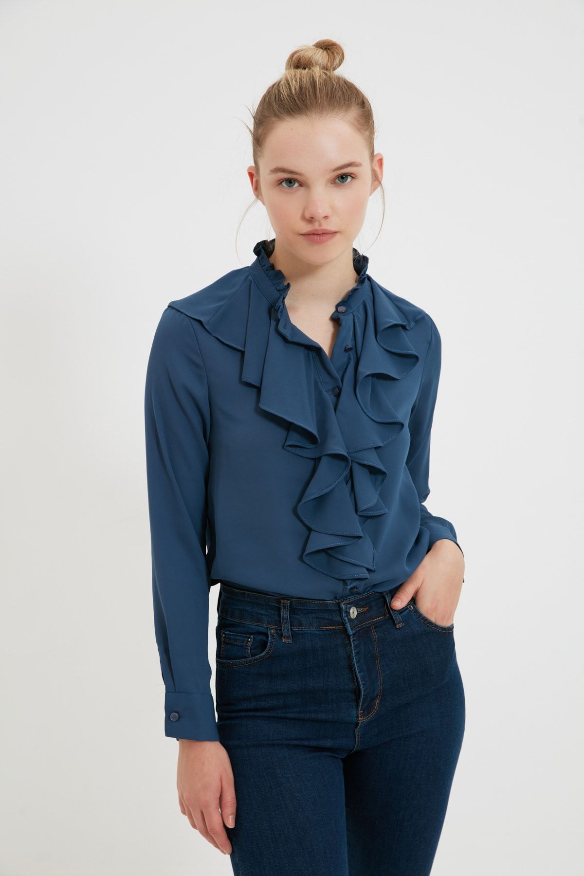 TRENDYOLMİLLA Indigo Fırfırlı Gömlek TWOSS20GO0036