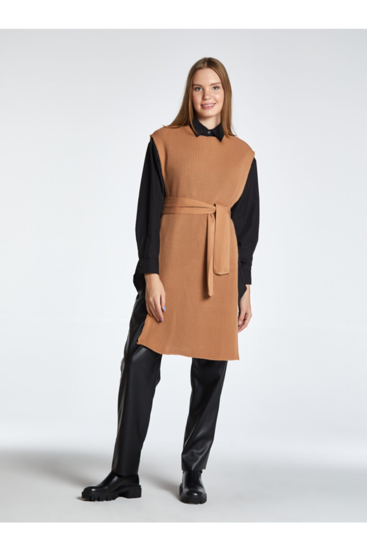 minaaise Vizon Kemerli Uzun Süveter