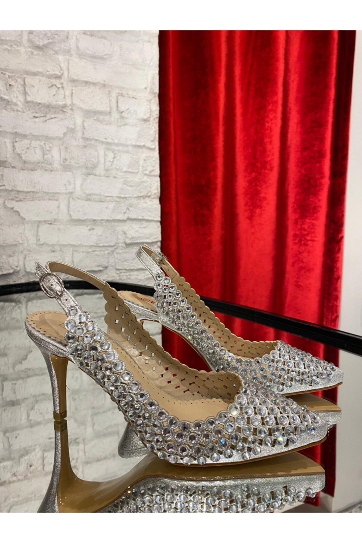 Exello Yumuşak Yastıklı Hakiki Deri Arka Açık Gümüş Kısa Topuklu Stiletto
