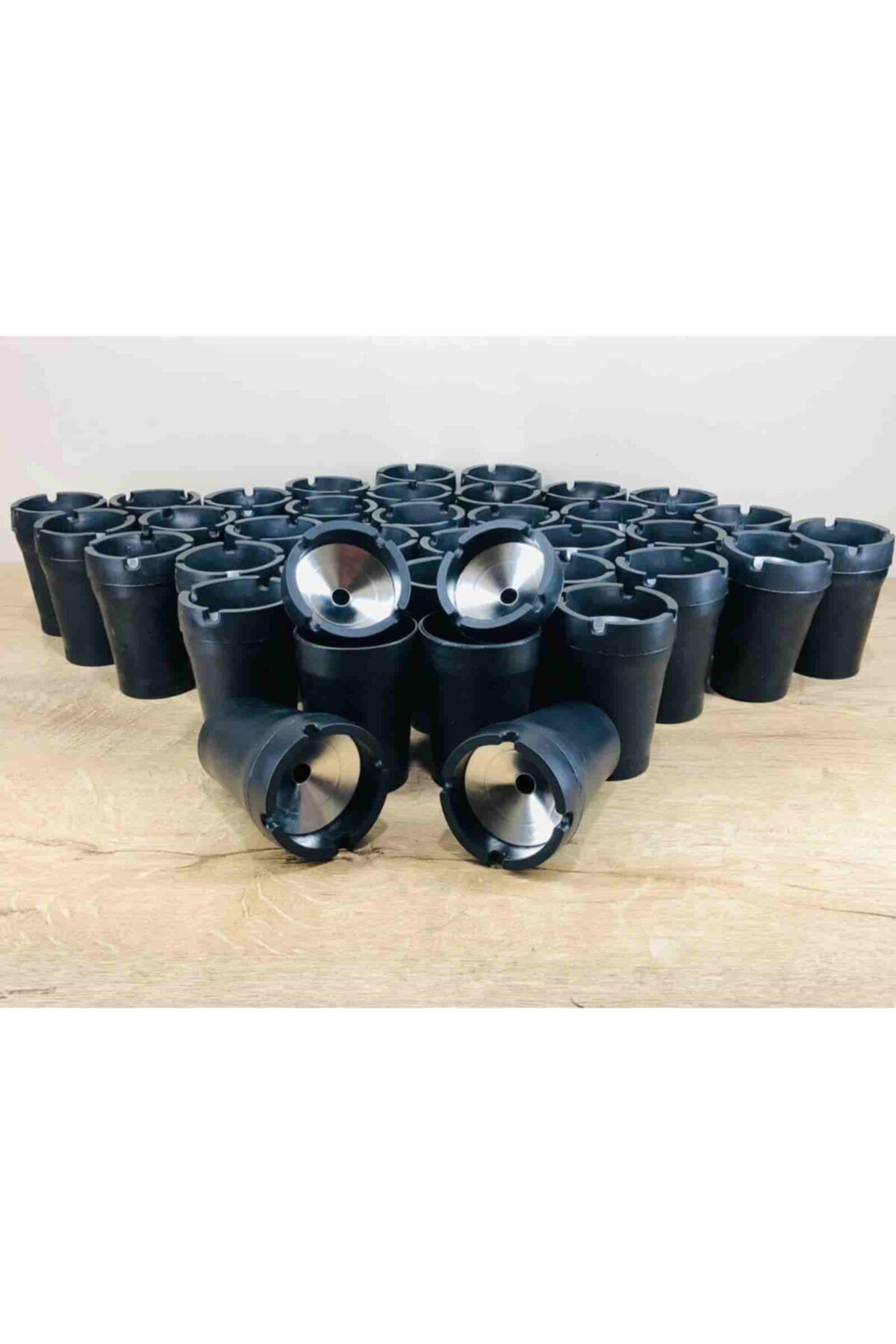 Kelepir Fırsatlar 20 Adet Koku Duman Salmayan Plastik Standart Bardak Ölçülerinde Kül Tablası