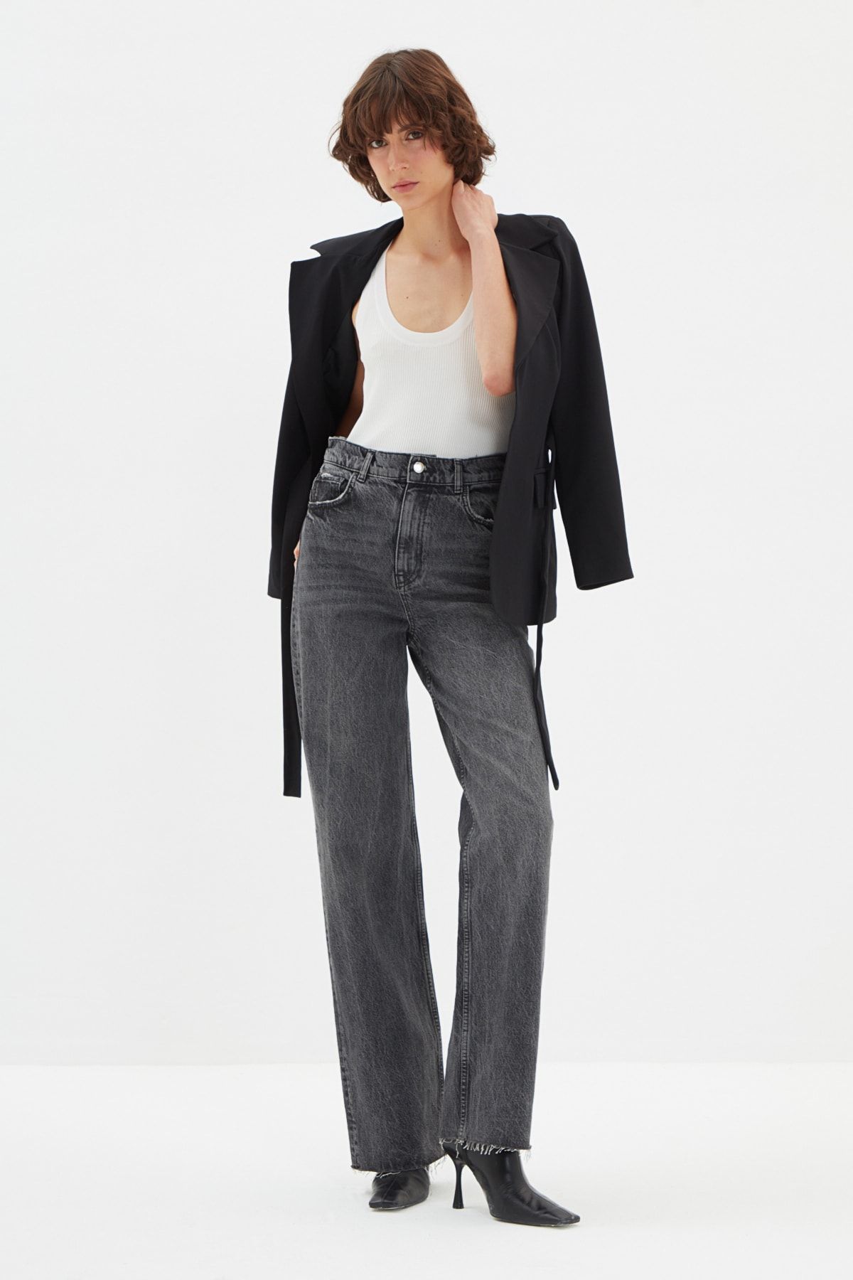 TRENDYOLMİLLA Antrasit Yüksek Bel Wide Leg Jeans TWOAW22JE1581