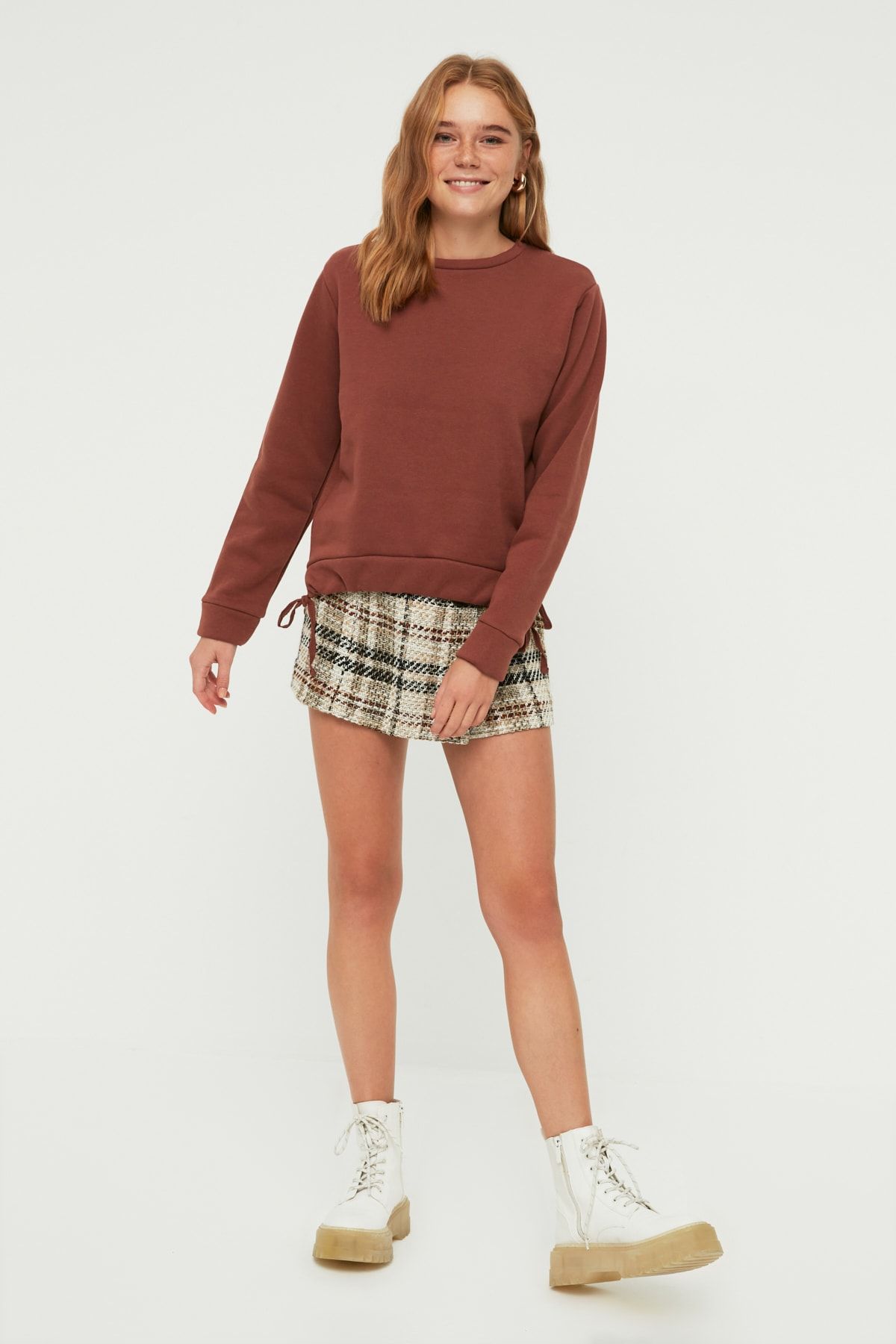 TRENDYOLMİLLA Kahverengi Büzgü Detaylı Şardonlu Basic Örme Sweatshirt TWOAW22SW2032