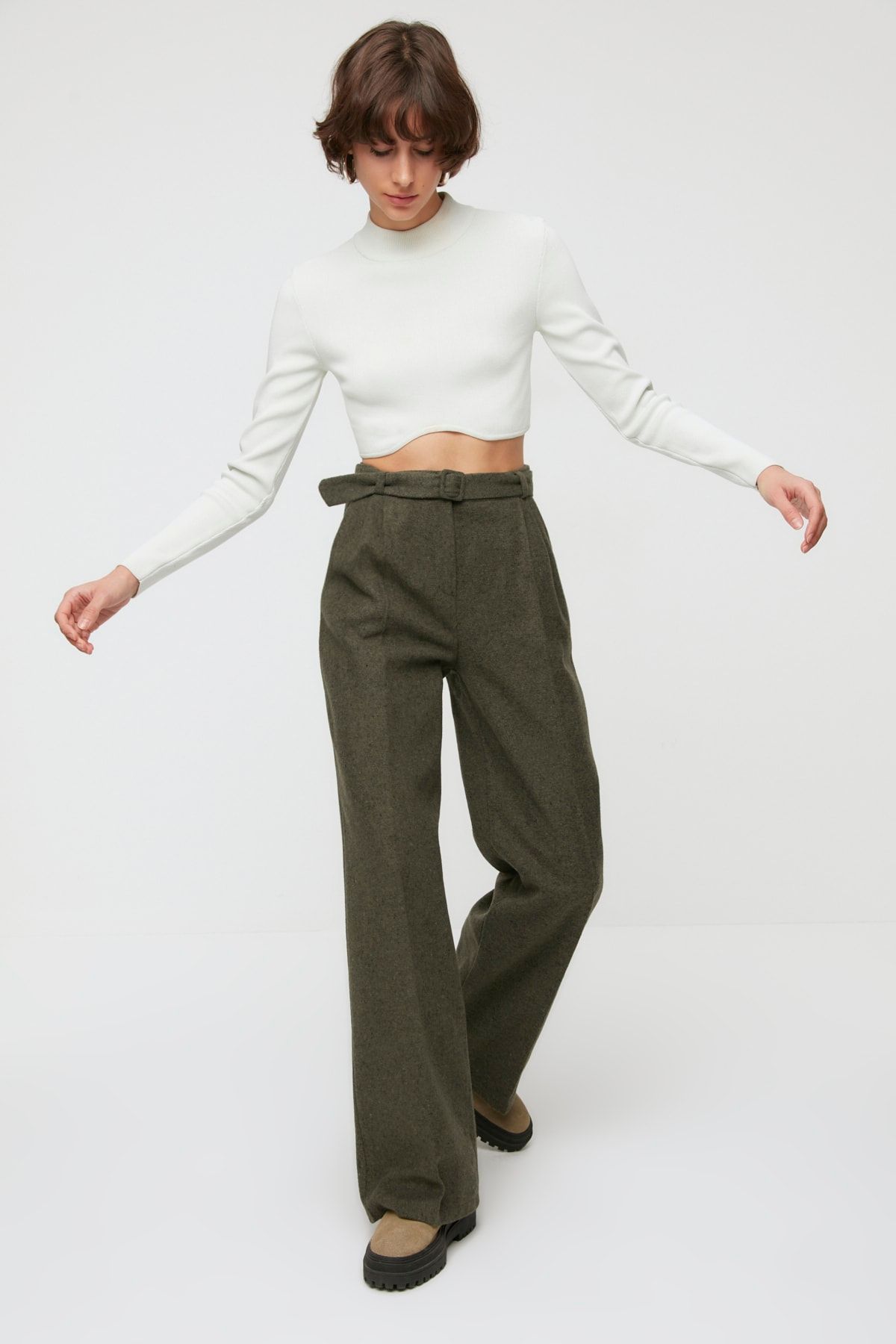 TRENDYOLMİLLA Haki Bol Paça Pantolon TWOAW21PL0055