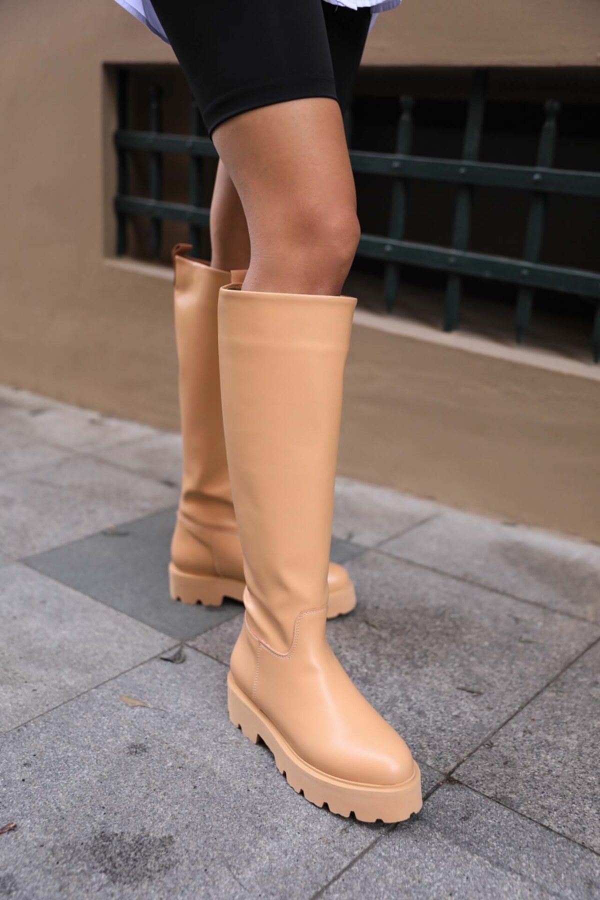 BasmakShoes Alinda Uzun Bej Çizme