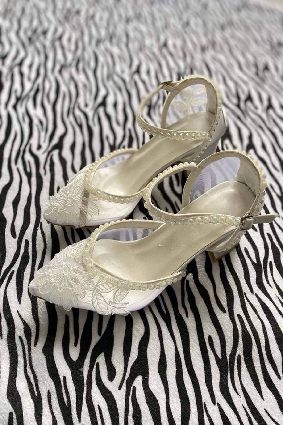 BirEylül Shoes Kadın Beyaz Dantel Inci Detaylı Abiye Topuklu Ayakkabı