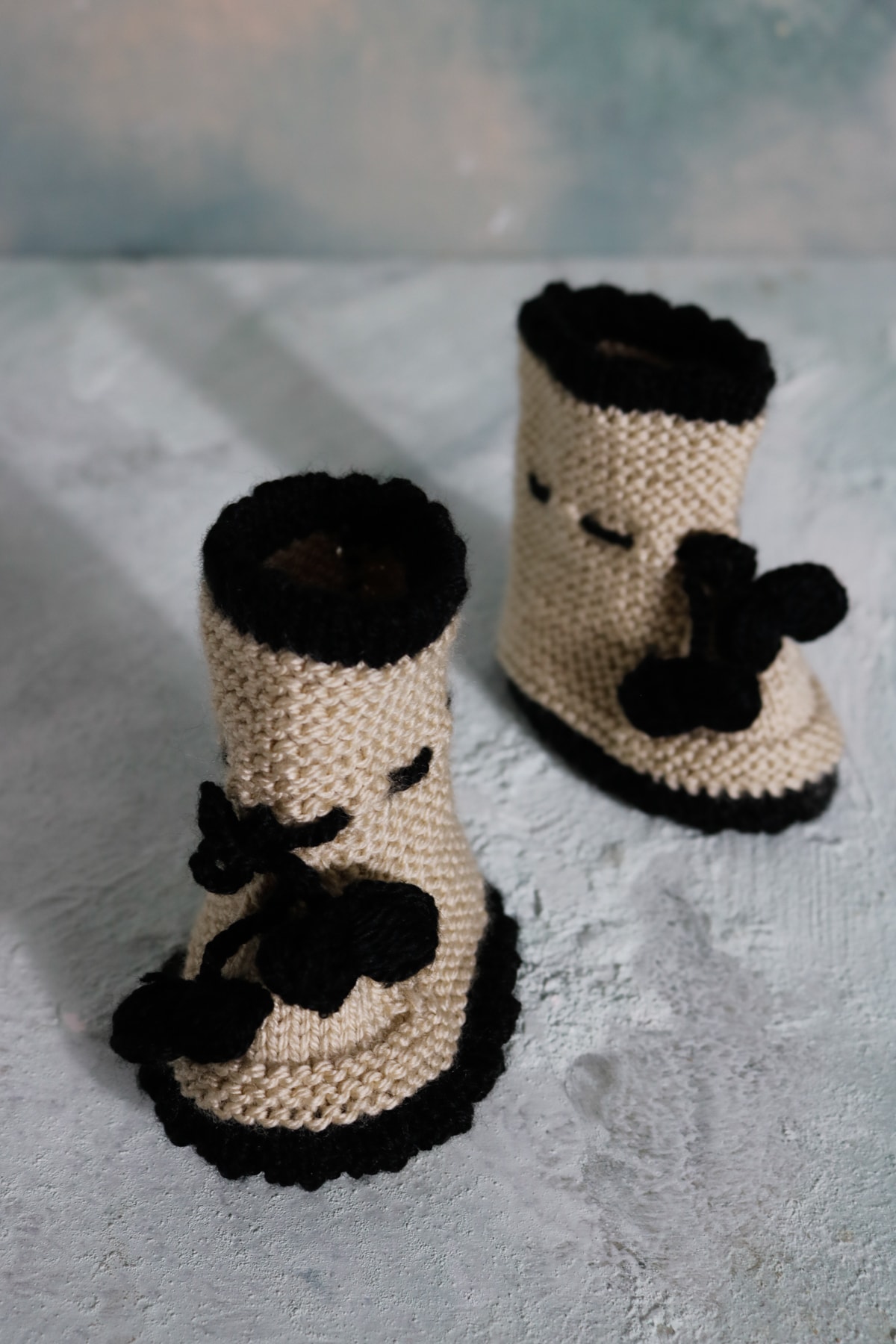 adalshop Çocuk Bebek Patikleri Kahve Siyah El Örgüsü