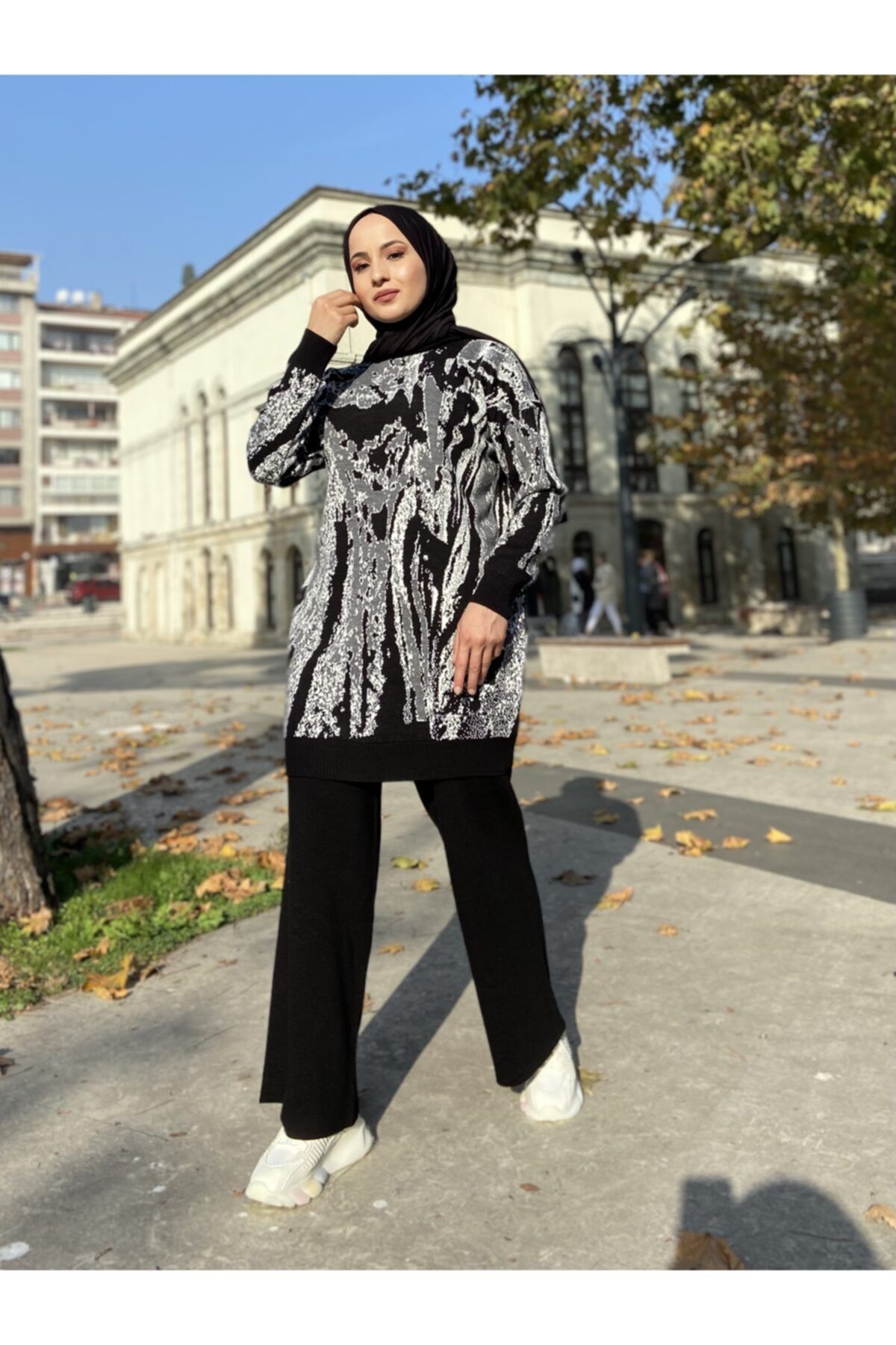 Papatya Giyim İzmit Kadın Siyah Desenli Kışlık Tesettür Triko Kazak