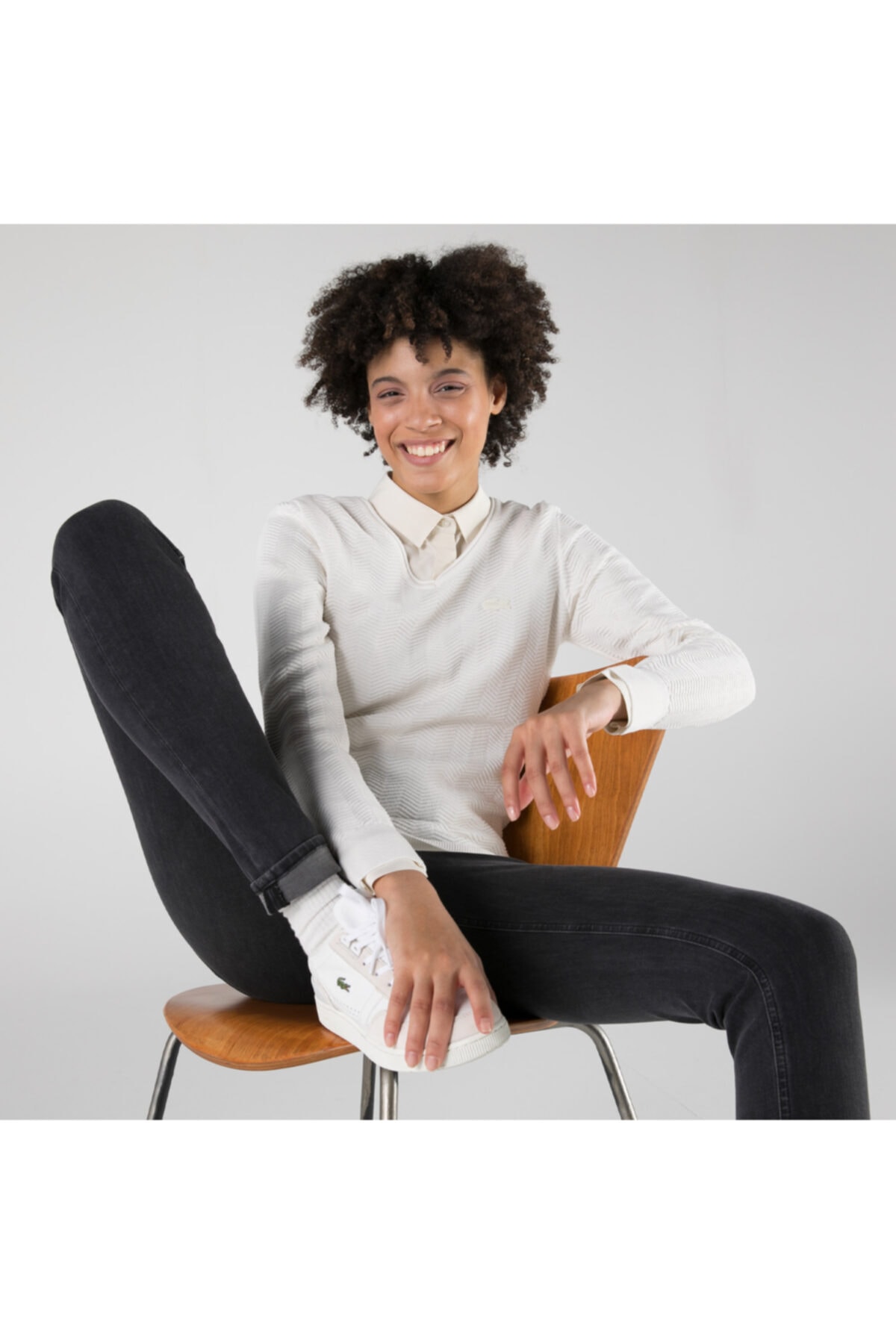 Lacoste Kadın Slim Fit V Yaka Çizgili Beyaz Kazak