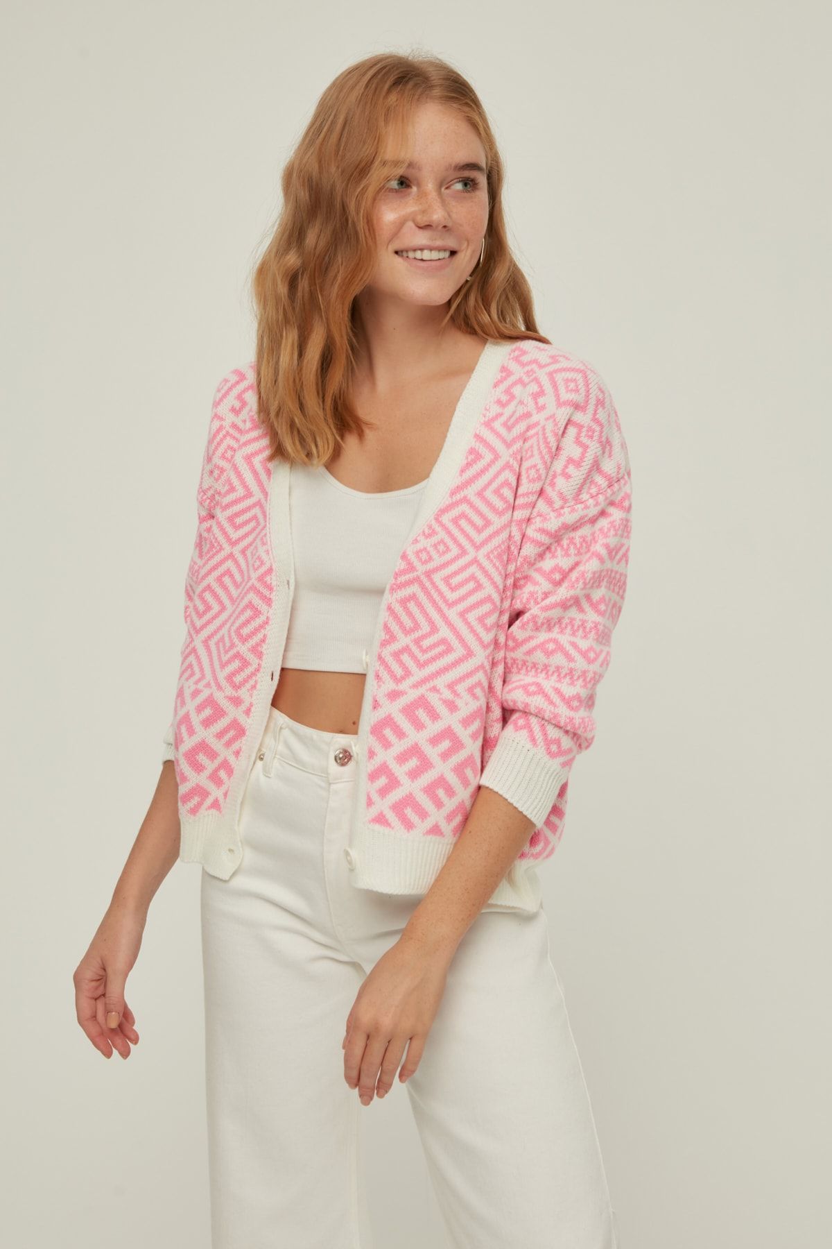 TRENDYOLMİLLA Pembe Jakarlı Triko Hırka TWOAW22HI1038