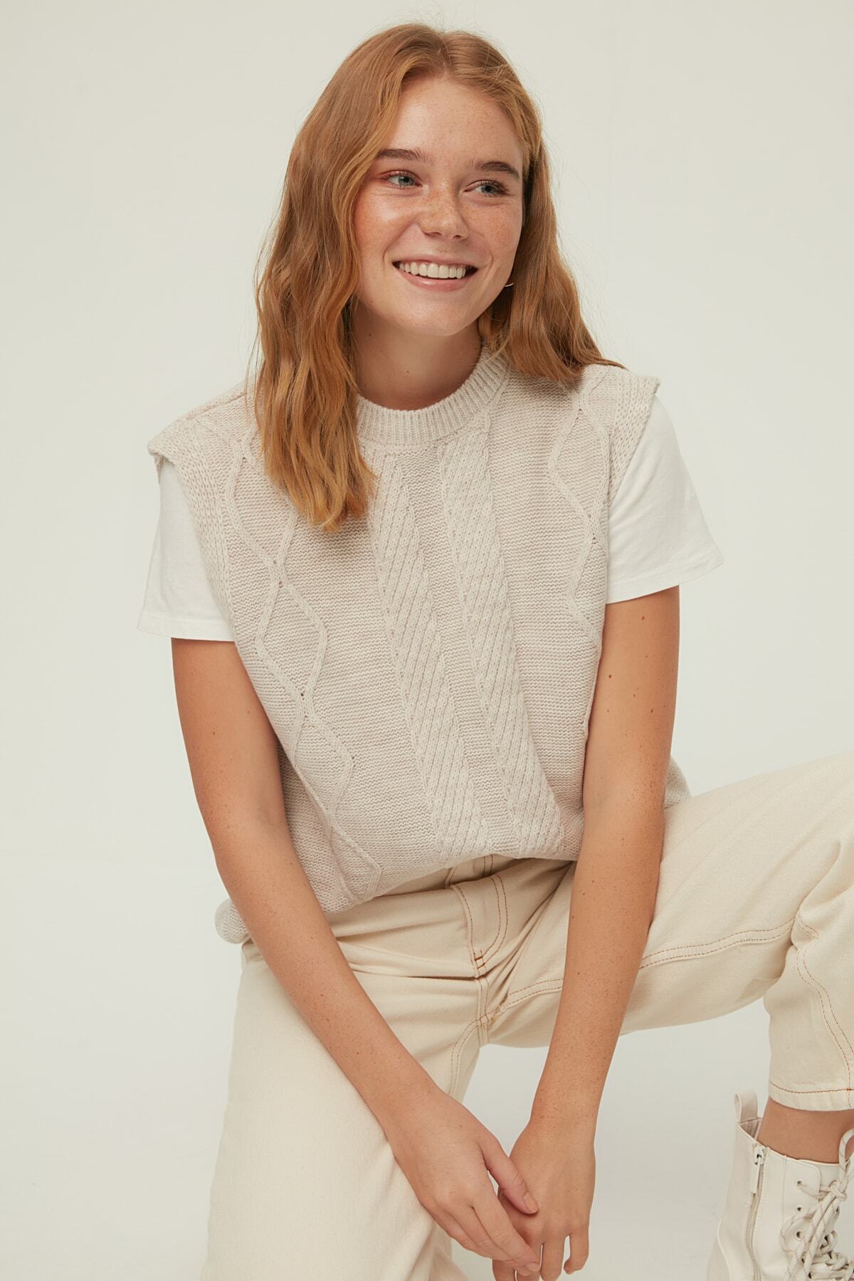 TRENDYOLMİLLA Taş Örgü Detaylı Triko Süveter TWOAW22SV0144