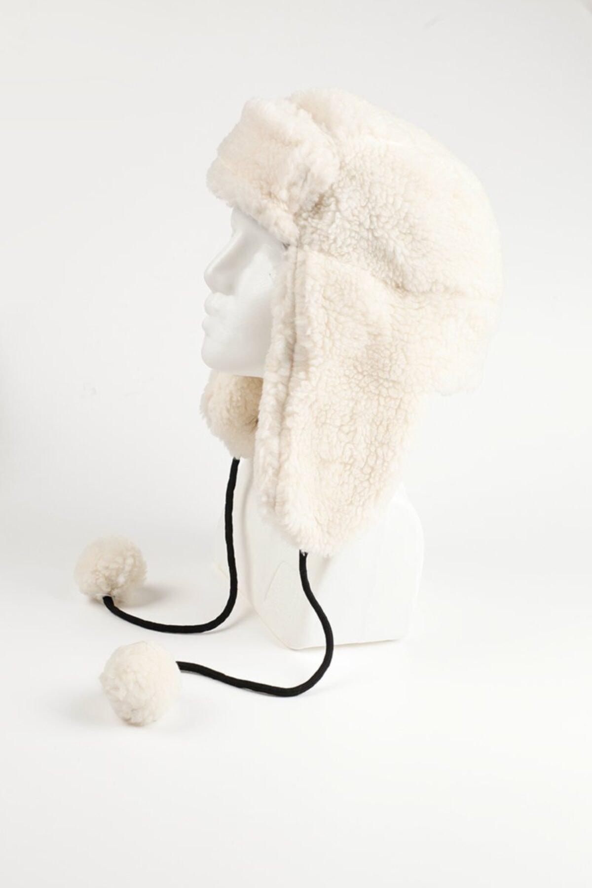 Kapin Ekru Kulaklı Peluş Şapka