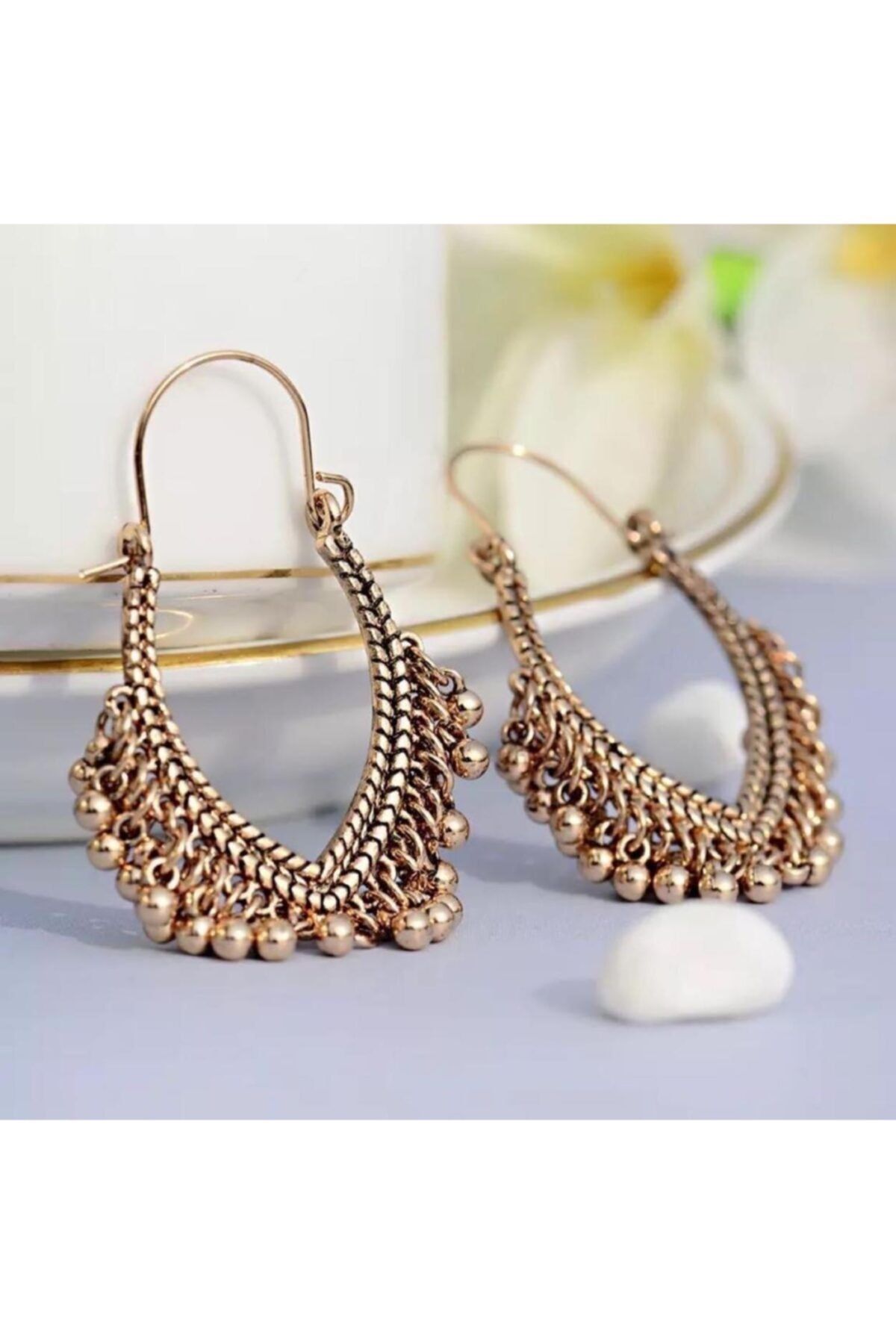 COCOSH TAKI Gold Renk Boncuklu Sallantılı Otantik Tasarım Küpe